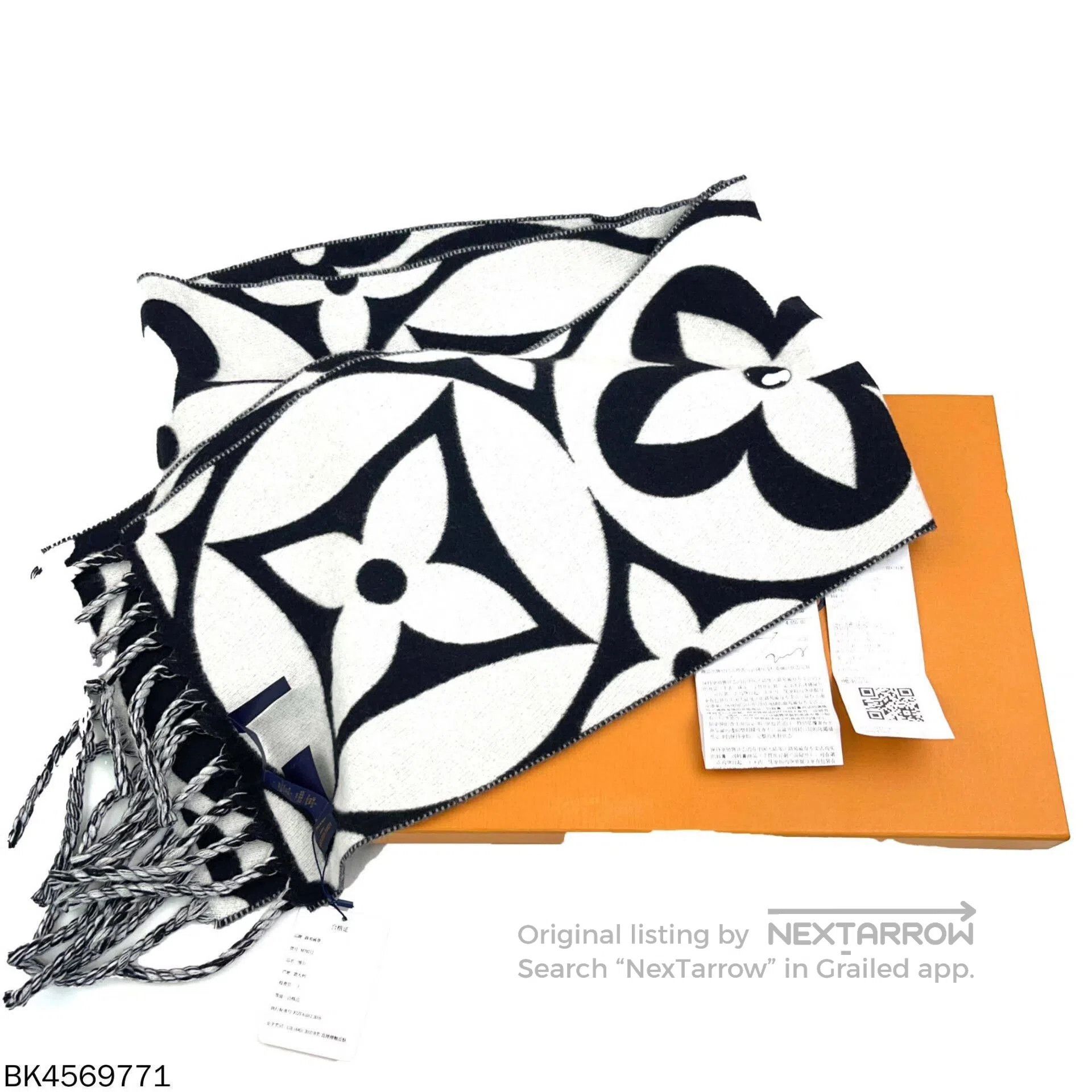 Louis Vuitton louis vuitton medallion wool scarf. Size ONE SIZE - 1 Thumbnail