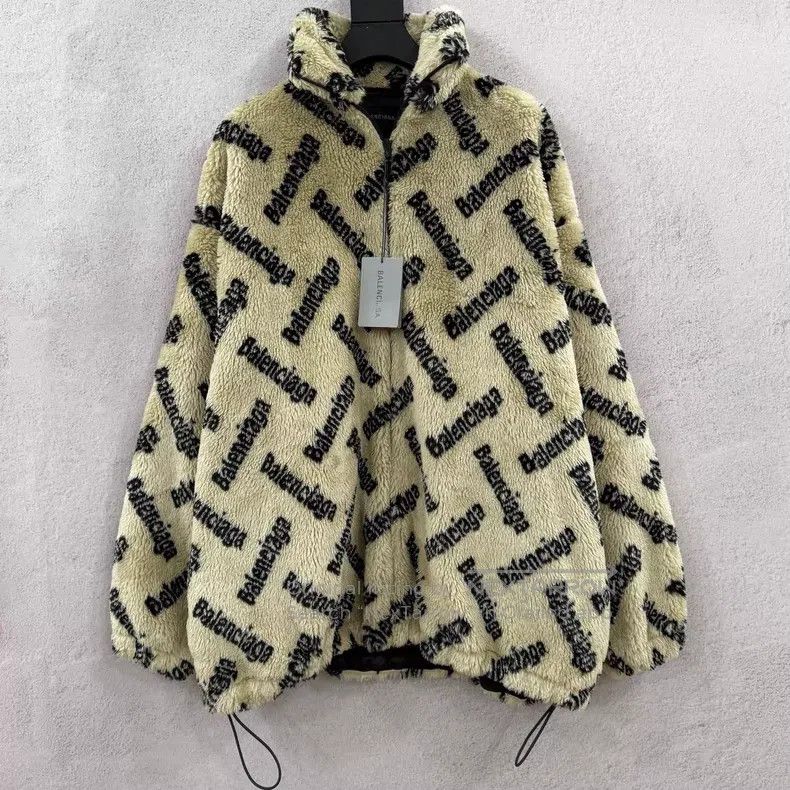 Balenciaga Balenciaga Beige Bulletproof Full Print Logo Teddy Fleece Size 4XL / US 24-26 - 1 Thumbnail