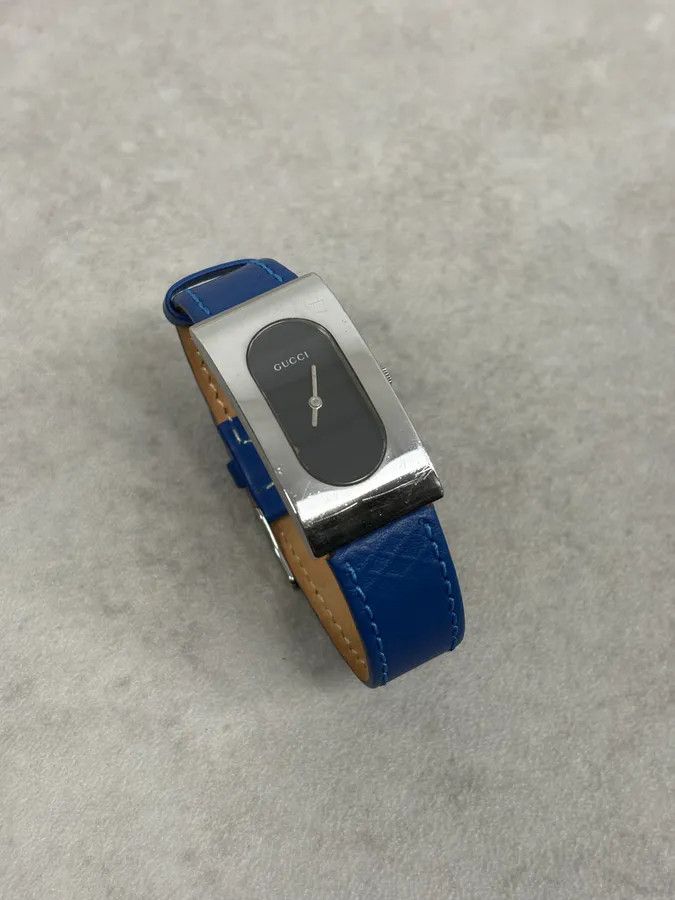 Gucci 2000s Gucci Minimalist Rectangular Leather Watch Size ONE SIZE - 1 Thumbnail