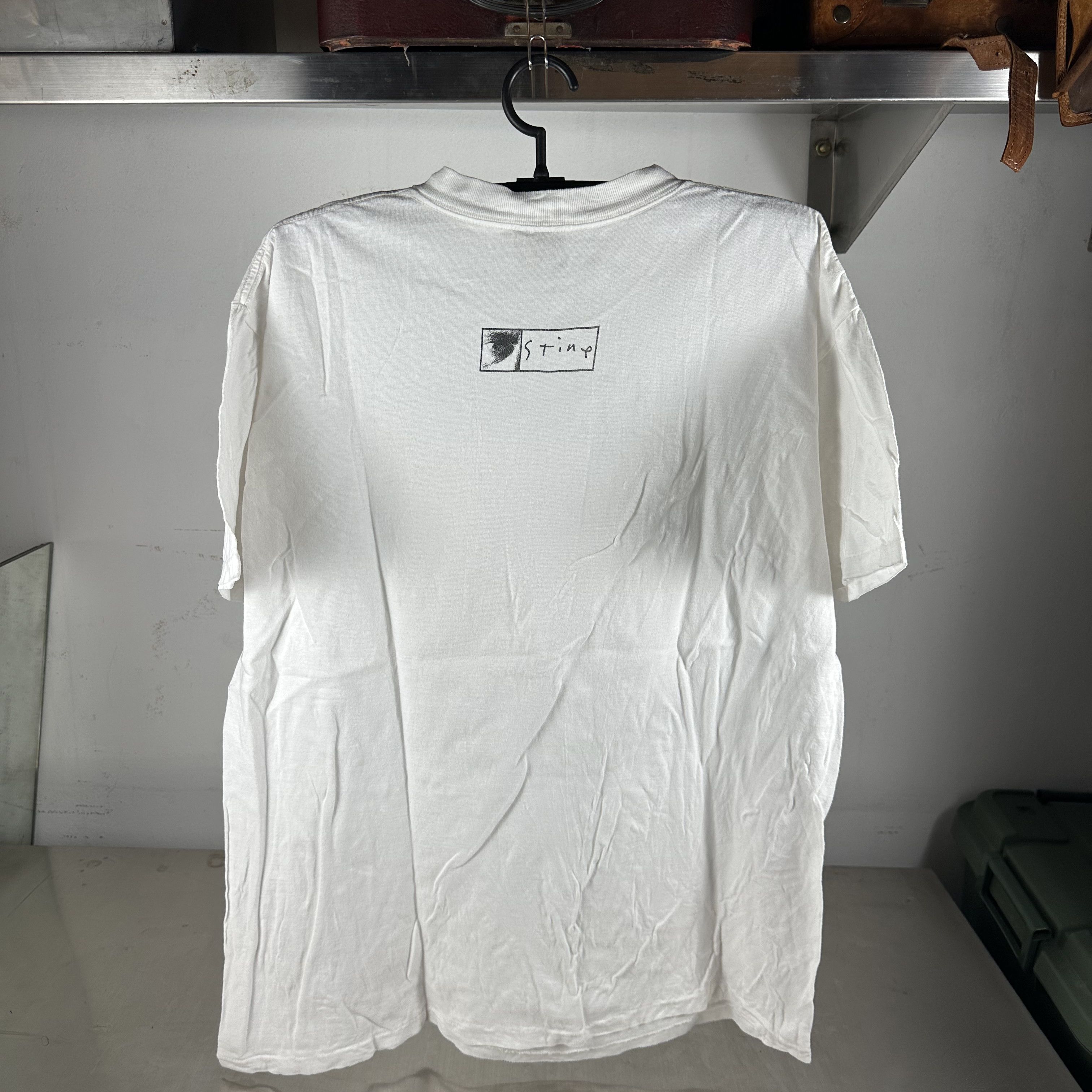 Vintage 1991 Richard Stine A Romantic Enters The World Art T-shirt Size US XL / EU 56 / 4 - 3 Thumbnail