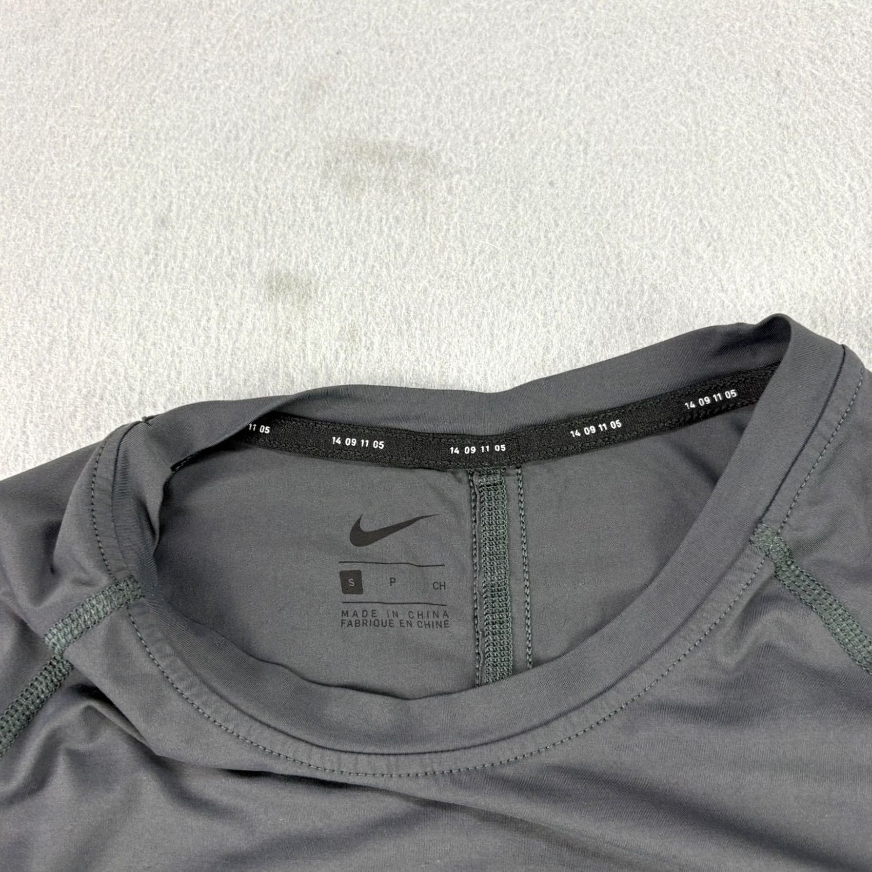 Nike Nike Pro Shirt Mens Small Gray Tech Pack Long Sleeve Gym Training Yoga Size US S / EU 44-46 / 1 - 3 Thumbnail