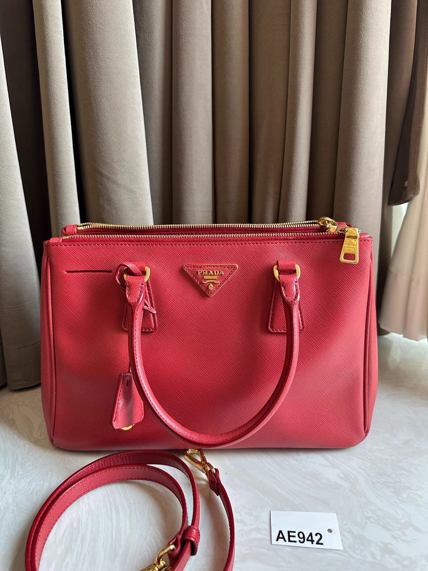 Prada Prada Red Leather Crossbody/Shoulder Gold Hardware Killer Size ONE SIZE - 3 Thumbnail
