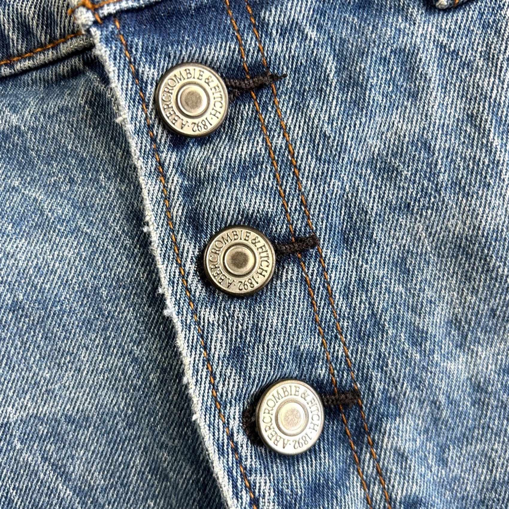 Abercrombie & Fitch VINTAGE Abercrombie & Fitch Denim Jean Shorts Womens 12 31 Ultra High Rise Mom Distresse Blue 5-Pocket Womens Boys Girls Mens Size 34" / US 12 / IT 48 - 3 Thumbnail