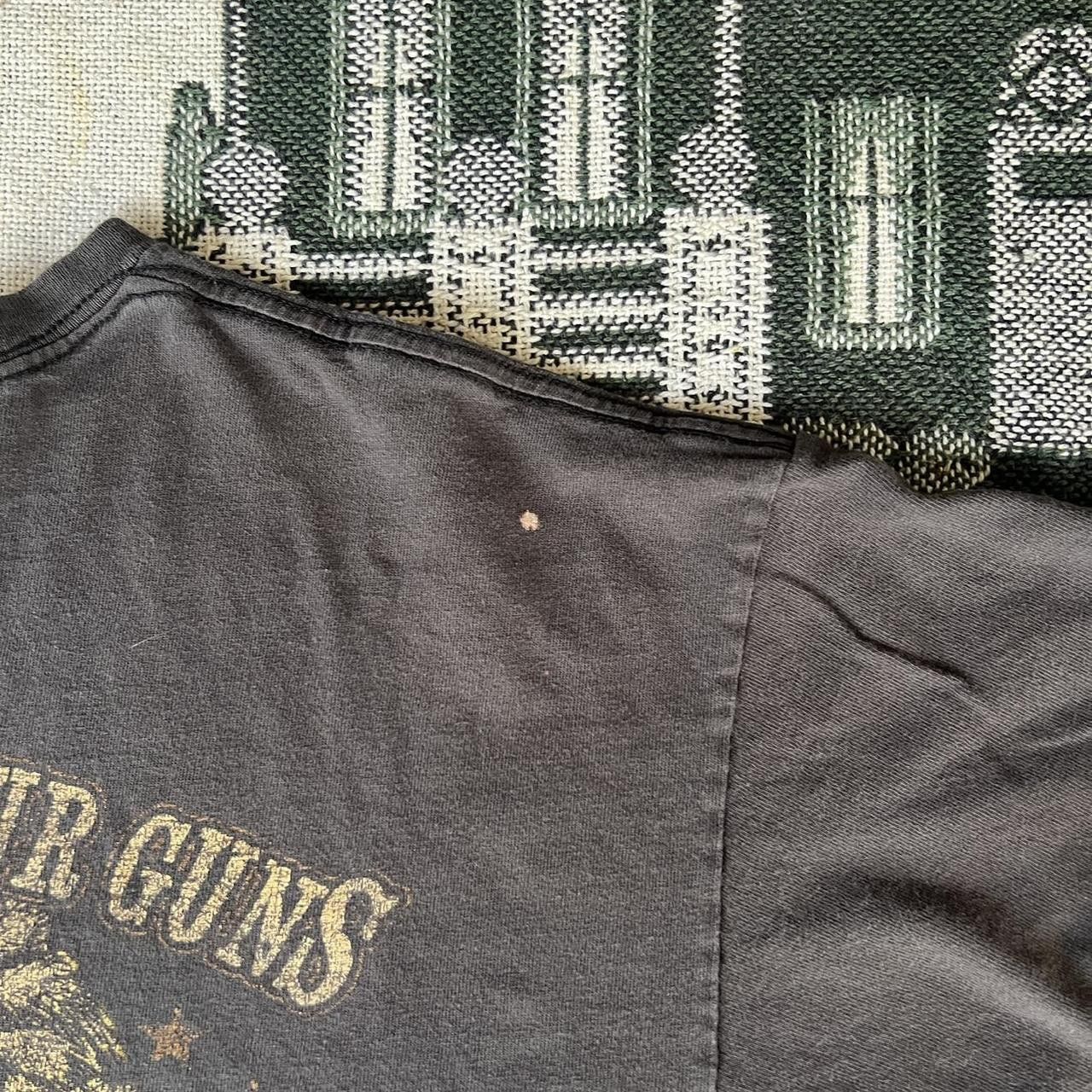 Vintage Crazy Vintage Y2K/2000s Grunge “Hand over your guns” rebellious Native American Vintage graphic tee Size US L / EU 52-54 / 3 - 7 Thumbnail