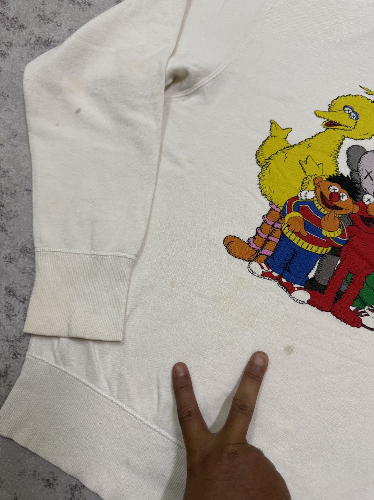 Kaws × Uniqlo Uniqlo Kaws Sweatshirt Size US S / EU 44-46 / 1 - 5 Thumbnail