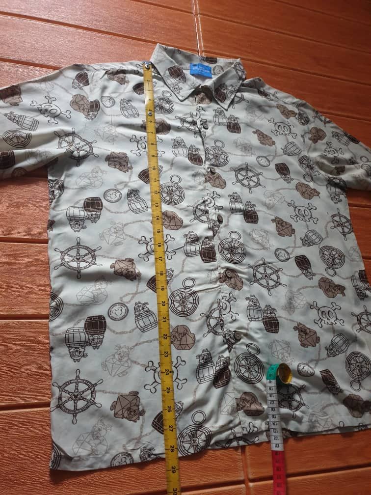 Japanese Brand 💥Disney 100% Rayon Hawaiian shirt Size US M / EU 48-50 / 2 - 8 Thumbnail