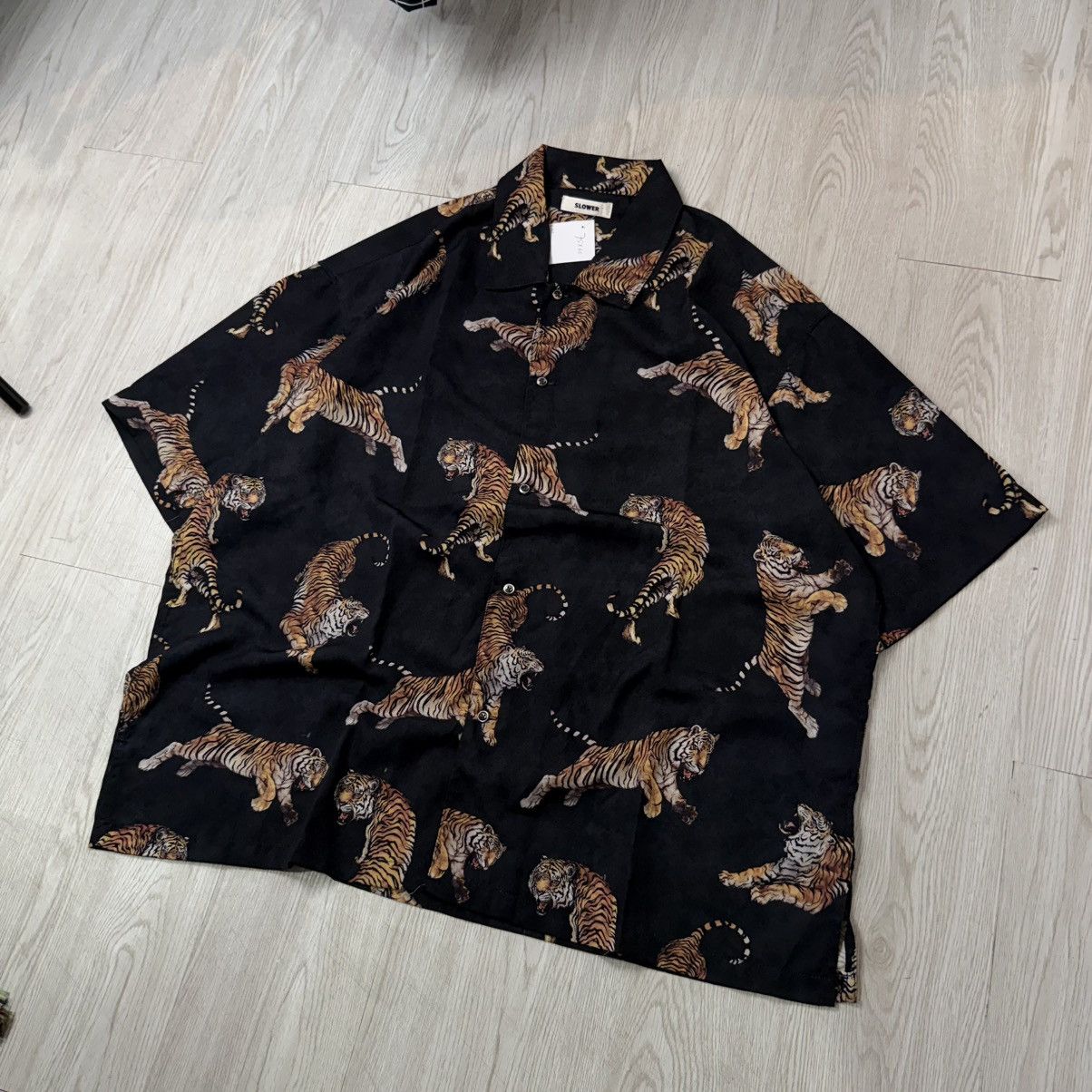 Japanese Brand SLOWER tiger pattern silk hawaiian button shirt Size US XXL / EU 58 / 5 - 1 Thumbnail
