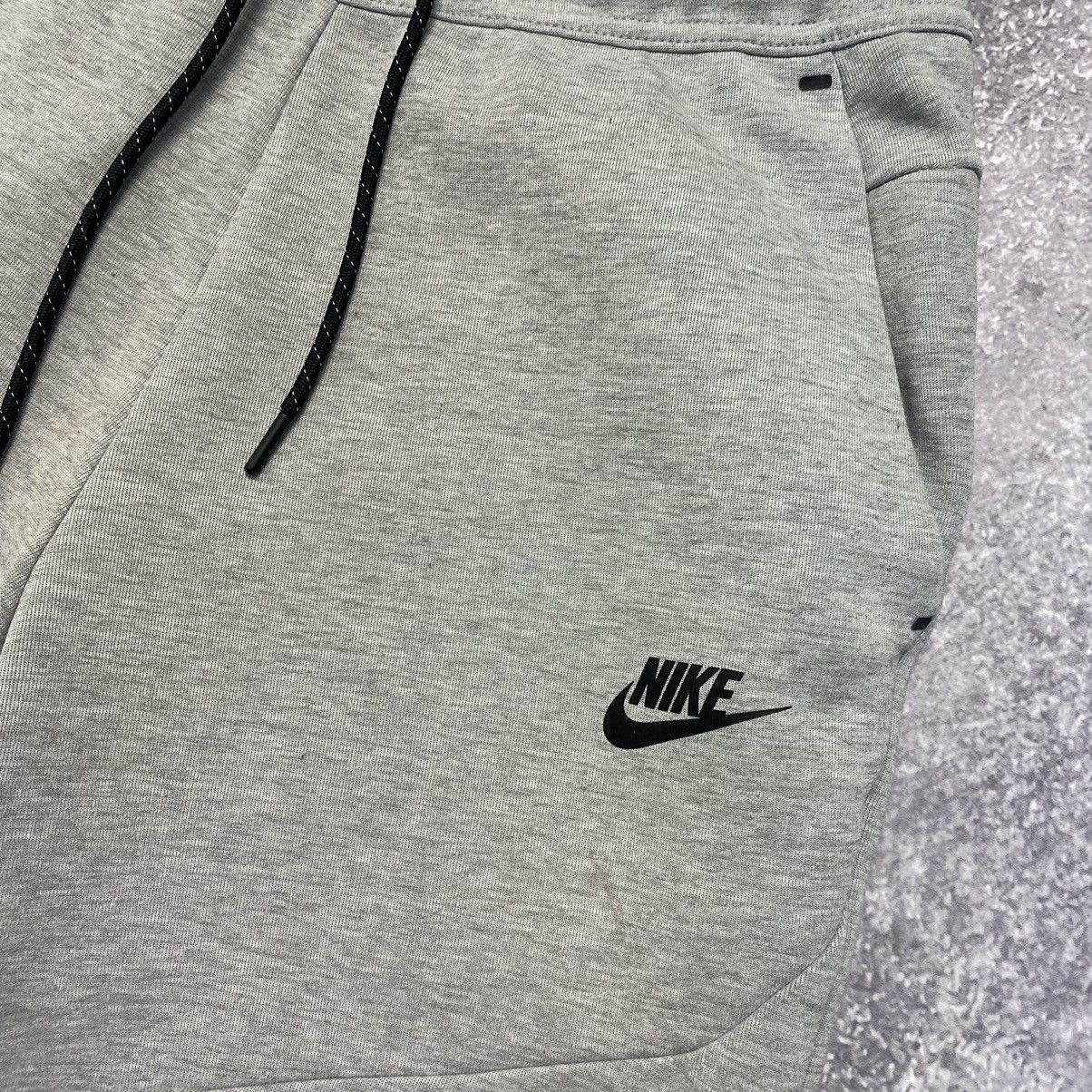 Nike × Vintage Men’s Nike Tech Fleece New Collection Small Logo drill pants Size US 30 / EU 46 - 3 Thumbnail