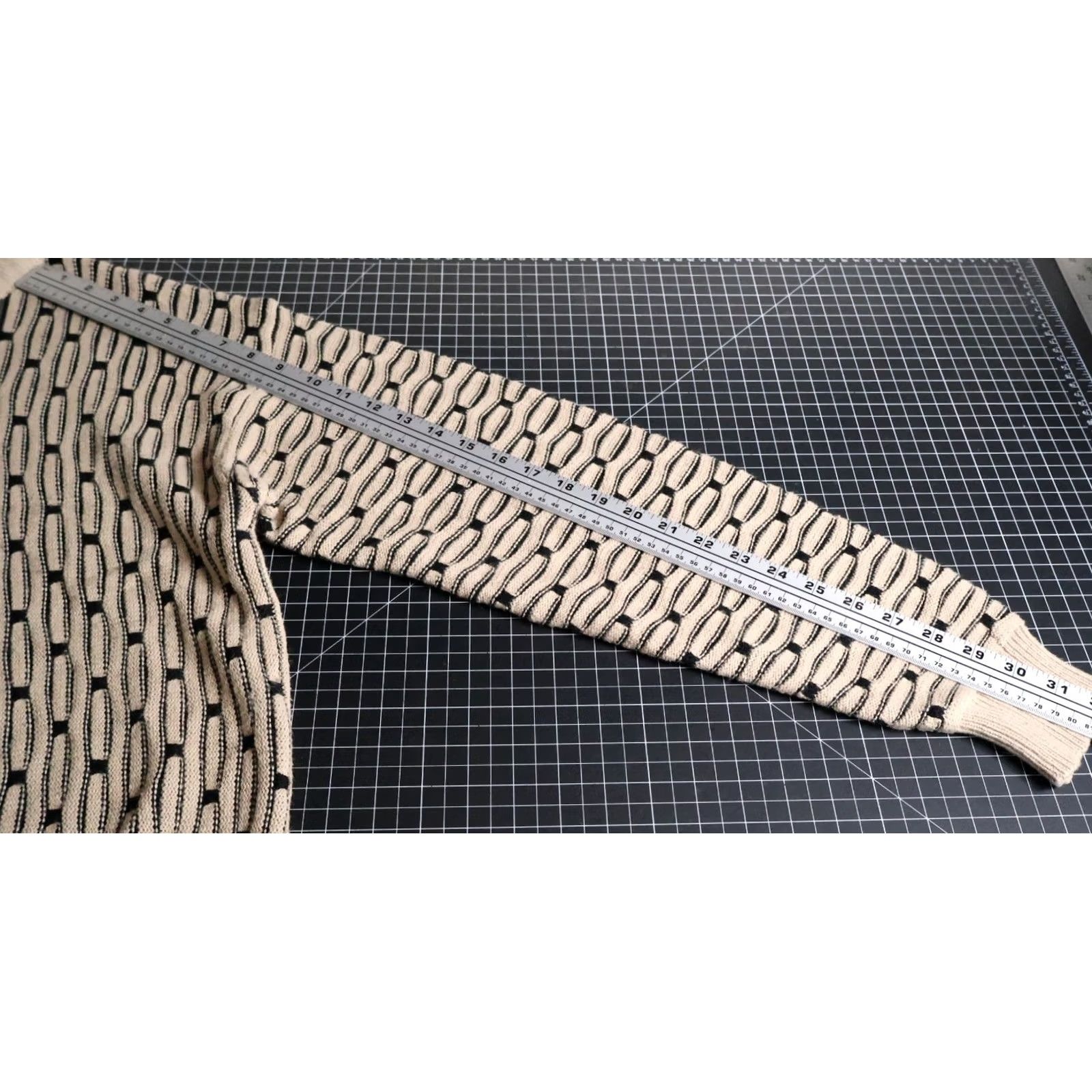 Vintage VINTAGE 90s Dad Style Sweater John Blair Pullover Geometric Pattern Beige XL Mens Regular Knit Crew Neck Lightweight Chunky-Knit Size US XL / EU 56 / 4 - 7 Thumbnail