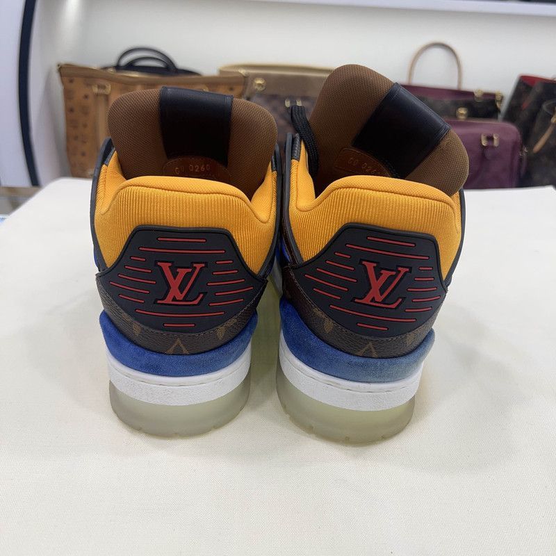 Louis Vuitton Louis Vuitton Stylish Low-Top Sneakers for Men -2508 Size US 9.5 / EU 42-43 - 3 Thumbnail