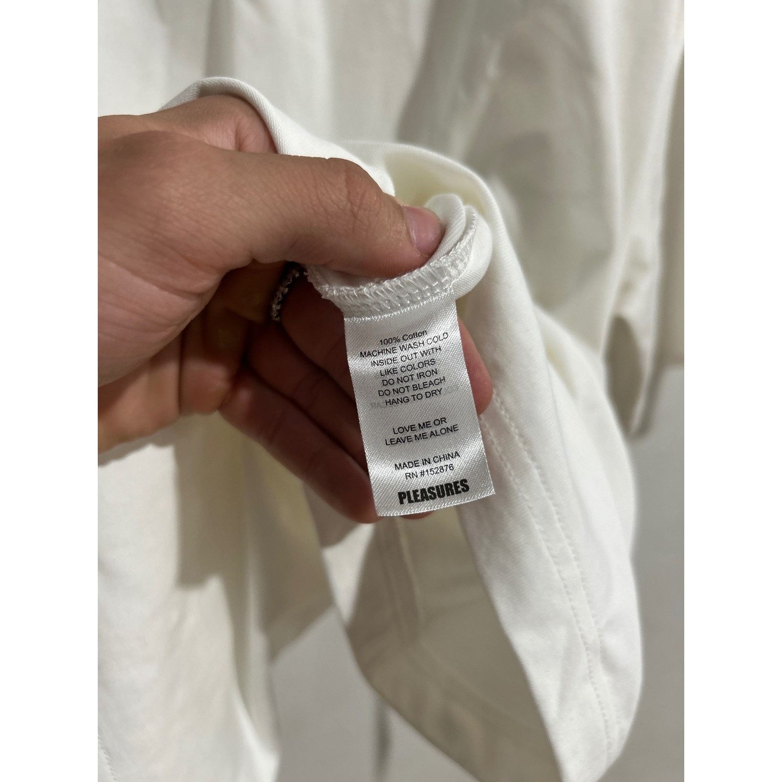 Pleasures PLEASURES WHITE CUT HERE TEE SIZE XXL PREOWNED Size US XXL / EU 58 / 5 - 4 Thumbnail