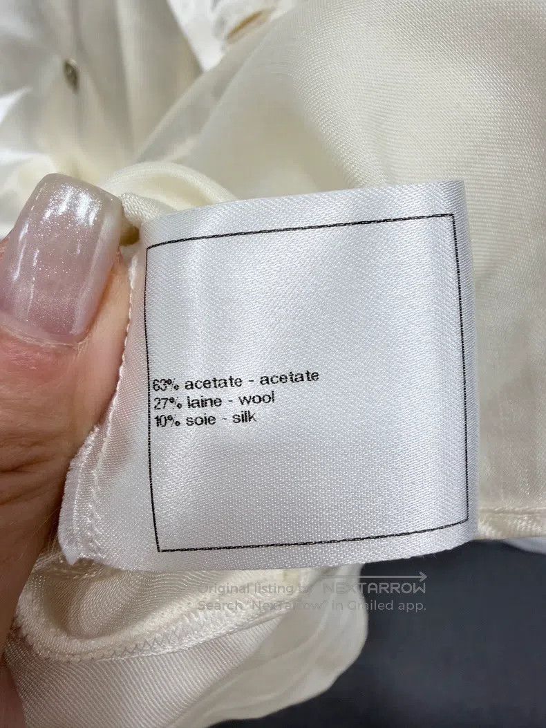 Chanel Chanel Double-row milk-white glosy shirt sleeveless Size S / US 4 / IT 40 - 4 Thumbnail