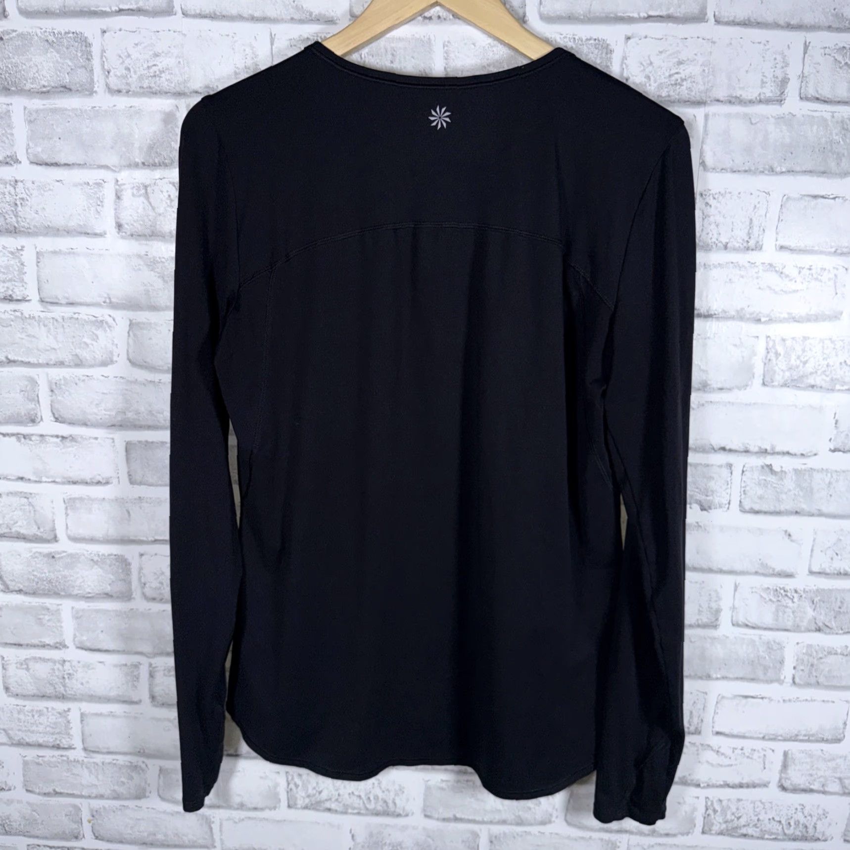 Athleta Athleta Shirt Womens Longsleeve Black L Regular Activewear Size L / US 10 / IT 46 - 4 Thumbnail
