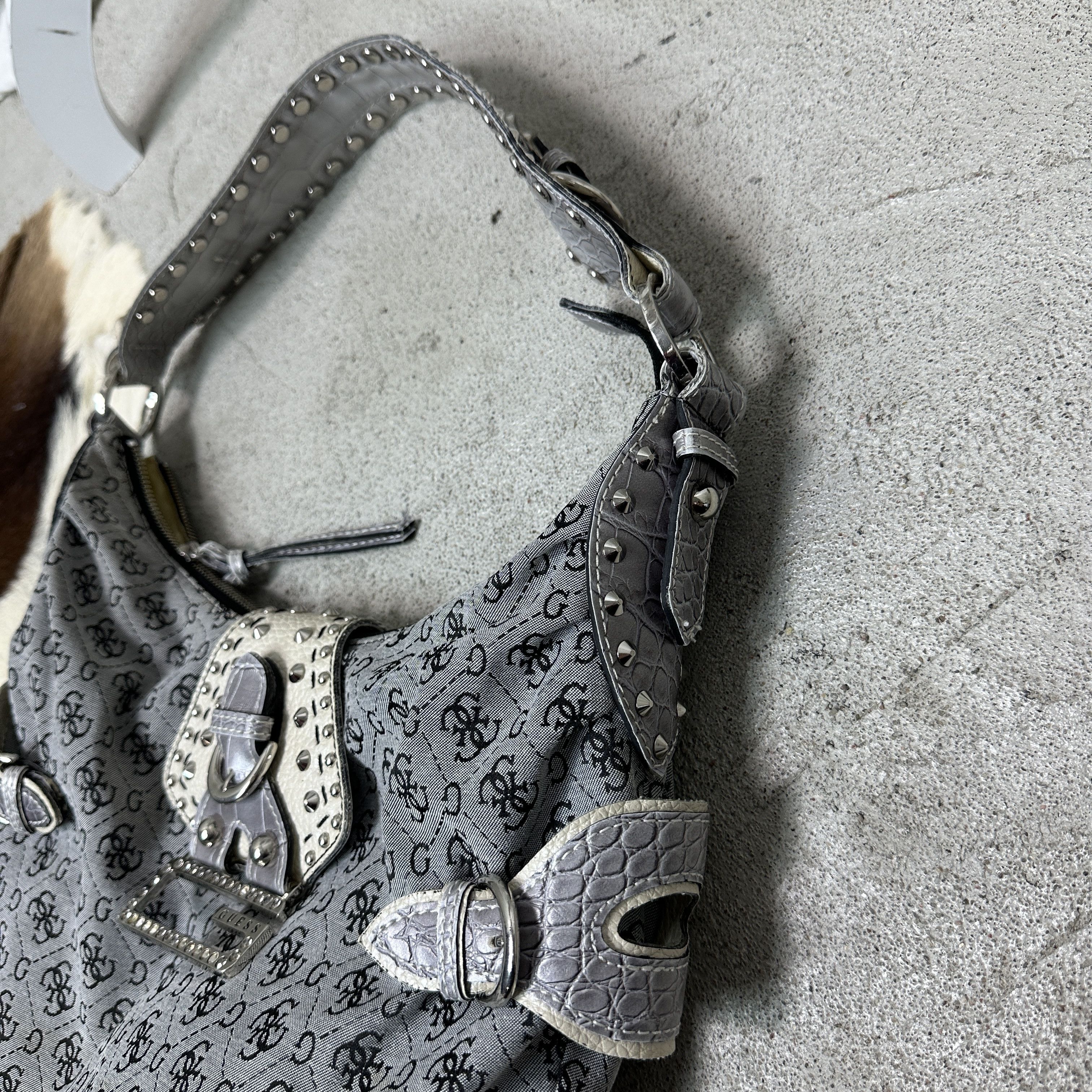 Guess Vintage Avant Garde Guess Hobo Monogram Silver Bag Y2K Size ONE SIZE - 5 Thumbnail