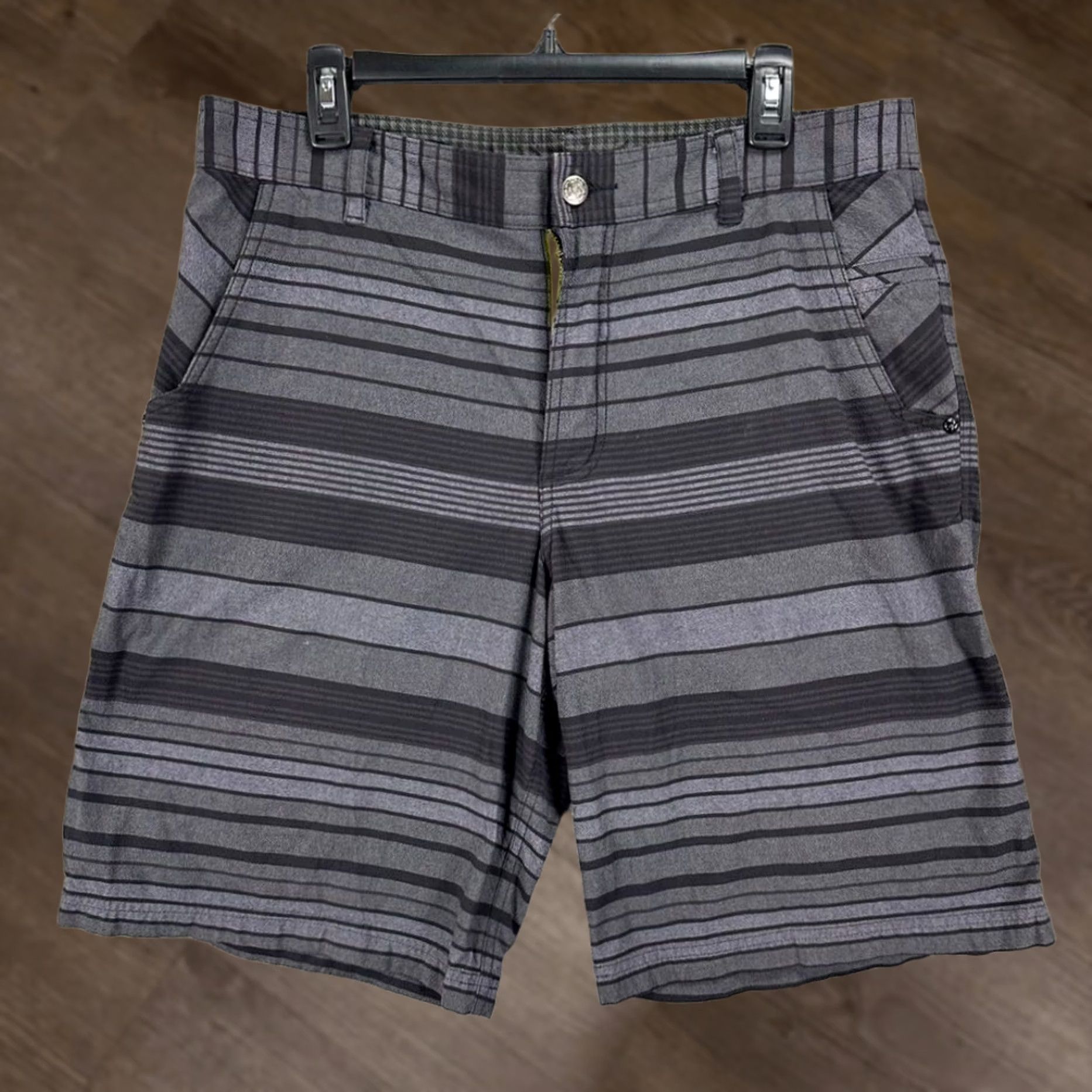 Lululemon Lululemon Chino Shorts Mens 36 Gray Striped Pockets Flat Front Casual Outdoor Size US 36 / EU 52 - 1 Thumbnail