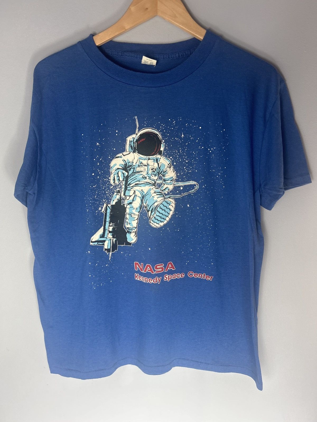 NASA Vintage 90s NASA Kennedy Space Centre Astronaut Tee Size US L / EU 52-54 / 3 - 1 Thumbnail