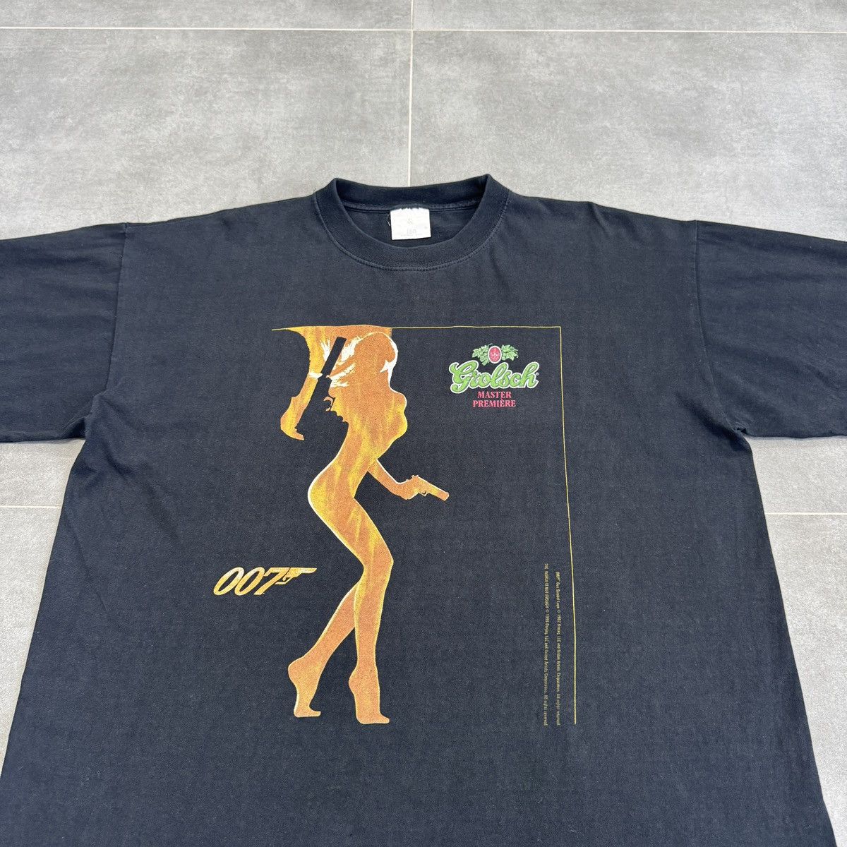 Vintage Vintage James Bond 007 Gun Symbol Logo 90s T-Shirt Men Siz L Size US L / EU 52-54 / 3 - 11 Thumbnail