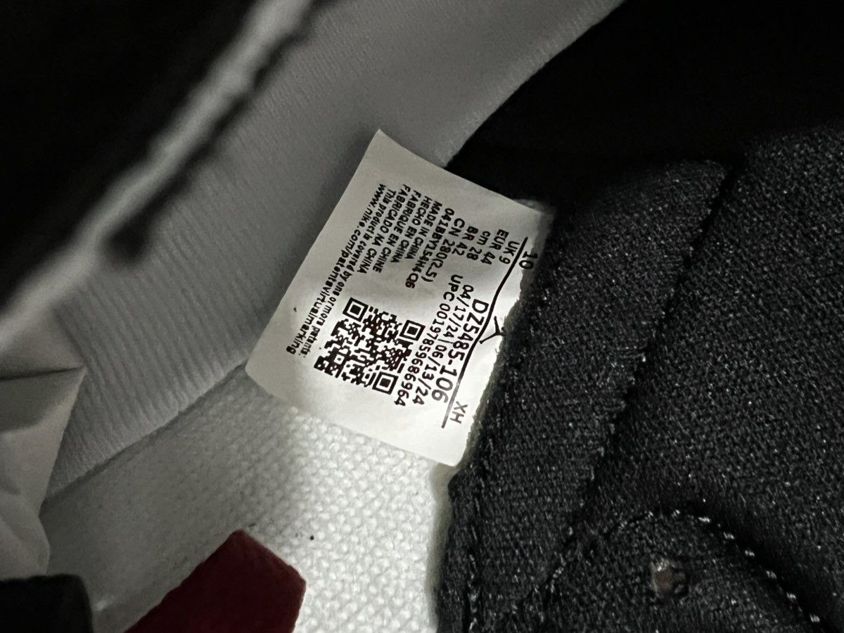 Jordan Brand Jordan 1 Retro high OG Black toe Size US 10 / EU 43 - 6 Thumbnail