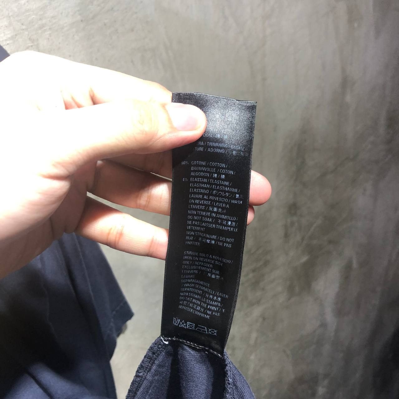 Balenciaga Balenciaga FBI Cracked tee Size US M / EU 48-50 / 2 - 15 Thumbnail