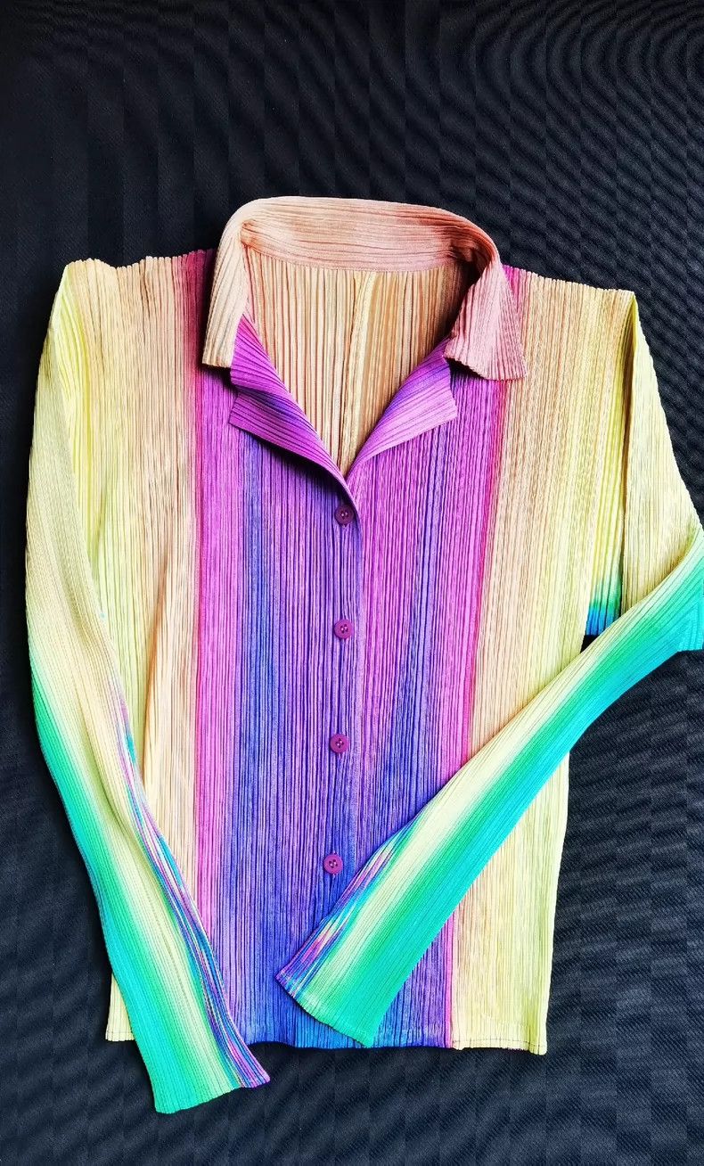 Issey Miyake Issey Miyake Aurora gradient top Size L / US 10 / IT 46 - 1 Thumbnail