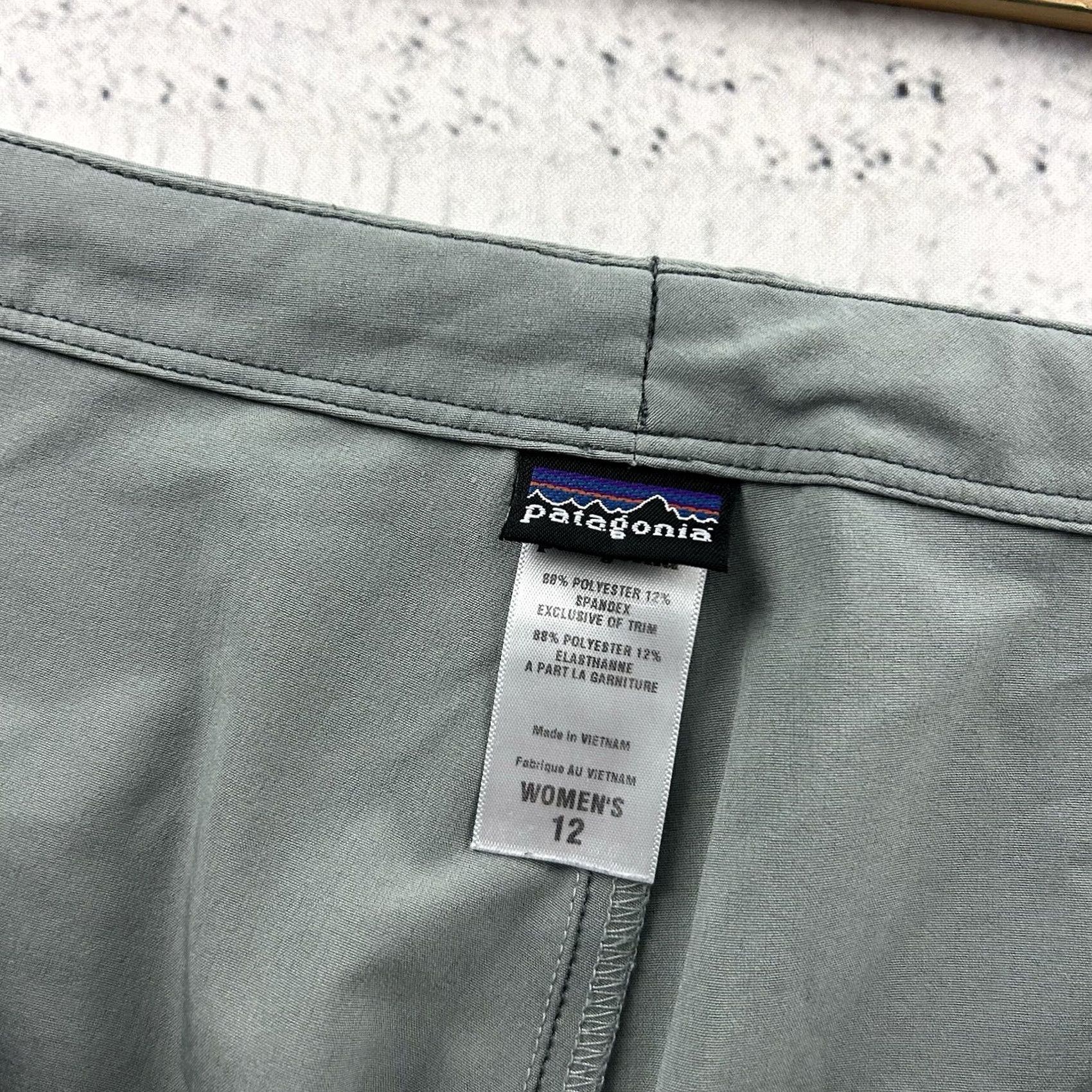 Patagonia Patagonia Gray Cropped Pants Women's 12 Lightweight Tie Waist Pant Size 34" / US 12 / IT 48 - 5 Thumbnail