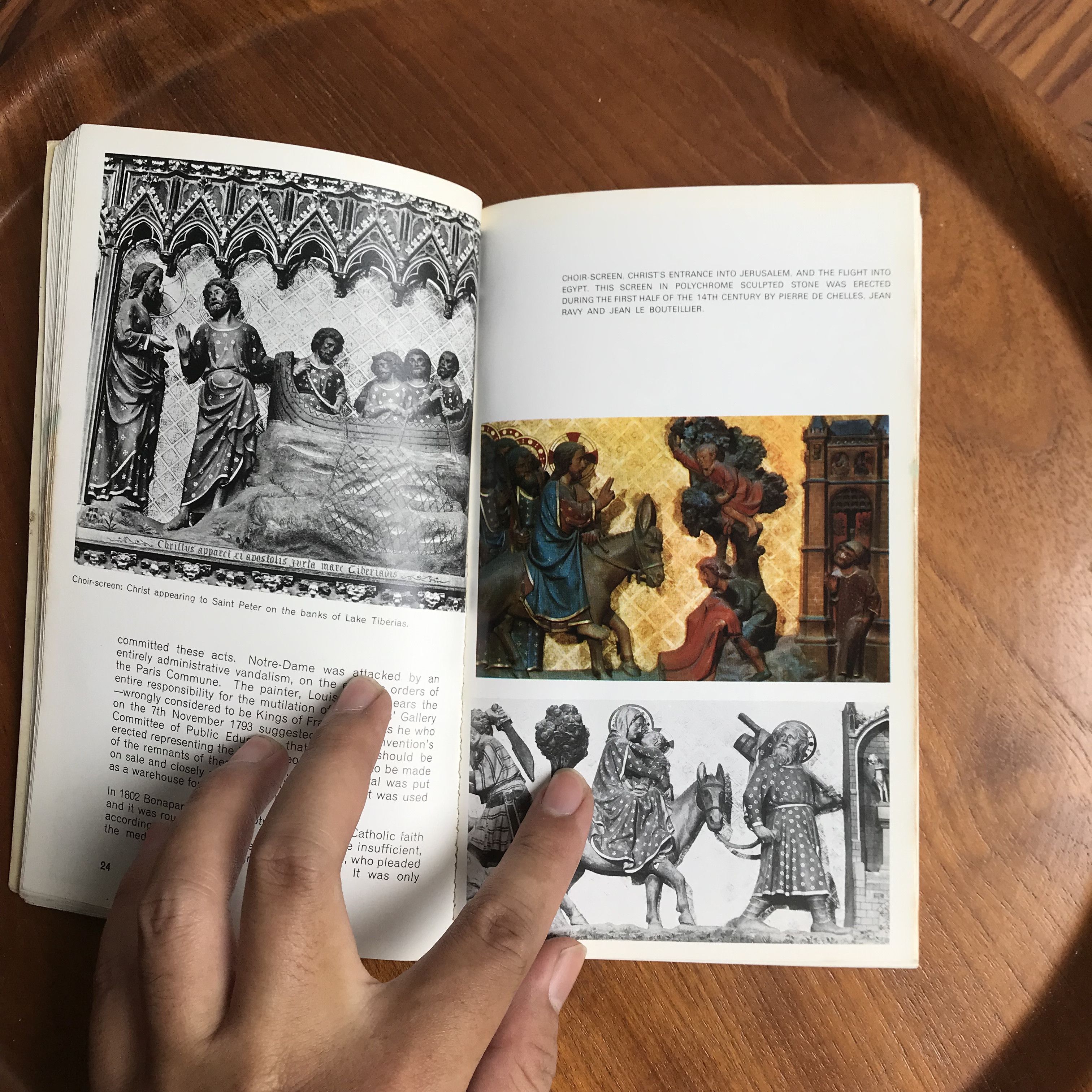 Vintage Rare 1968 Notre-Dame de Paris photo book livre (Vilo Pari Size ONE SIZE - 5 Thumbnail