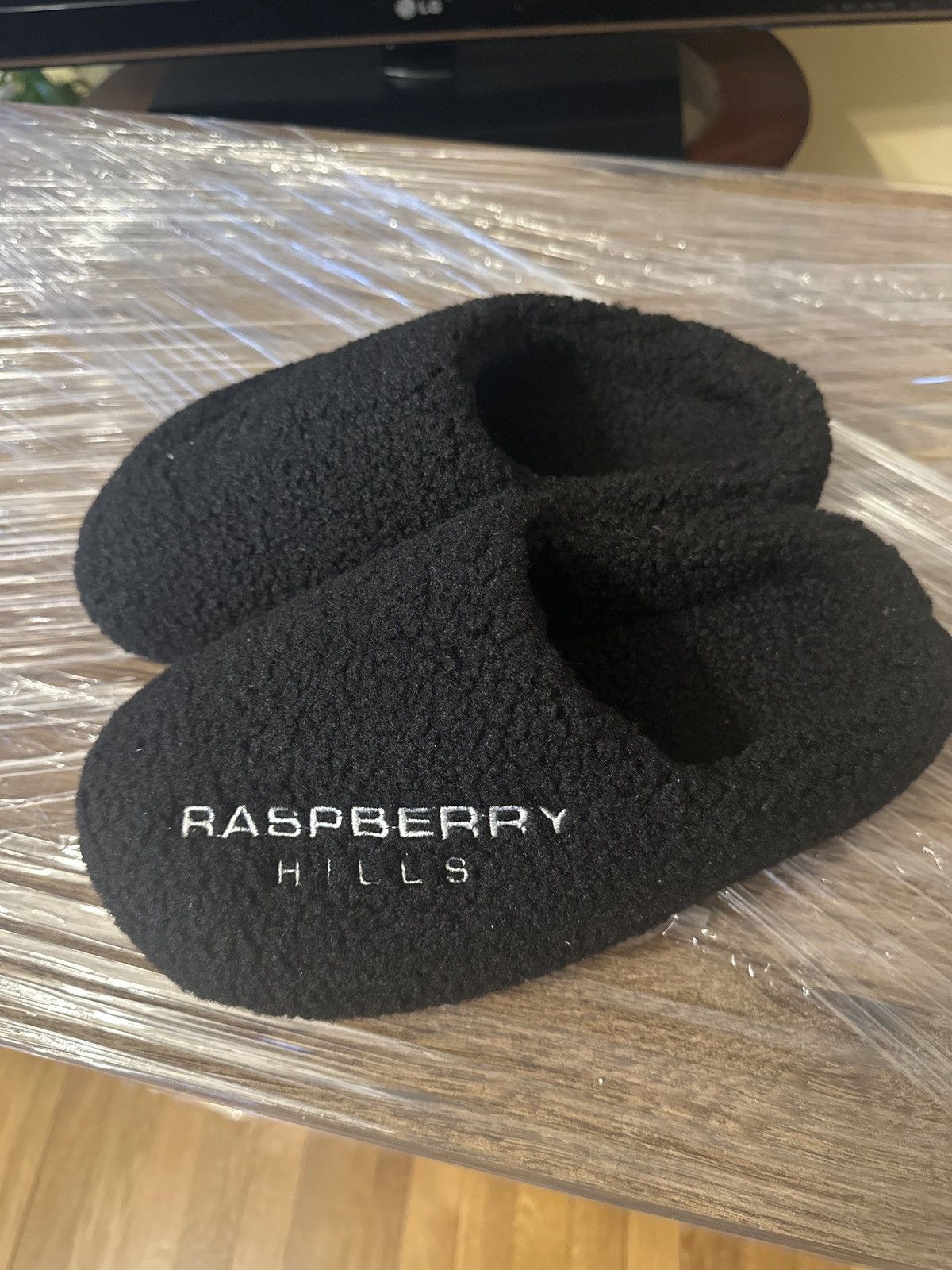 The GV Gallery STACY FROM THE WOODS SLIDES Size US 5.5 / EU 38 - 1 Thumbnail