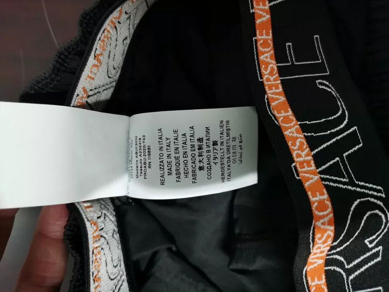 Versace Versace Main line casual shorts Size US 30 / EU 46 - 8 Thumbnail