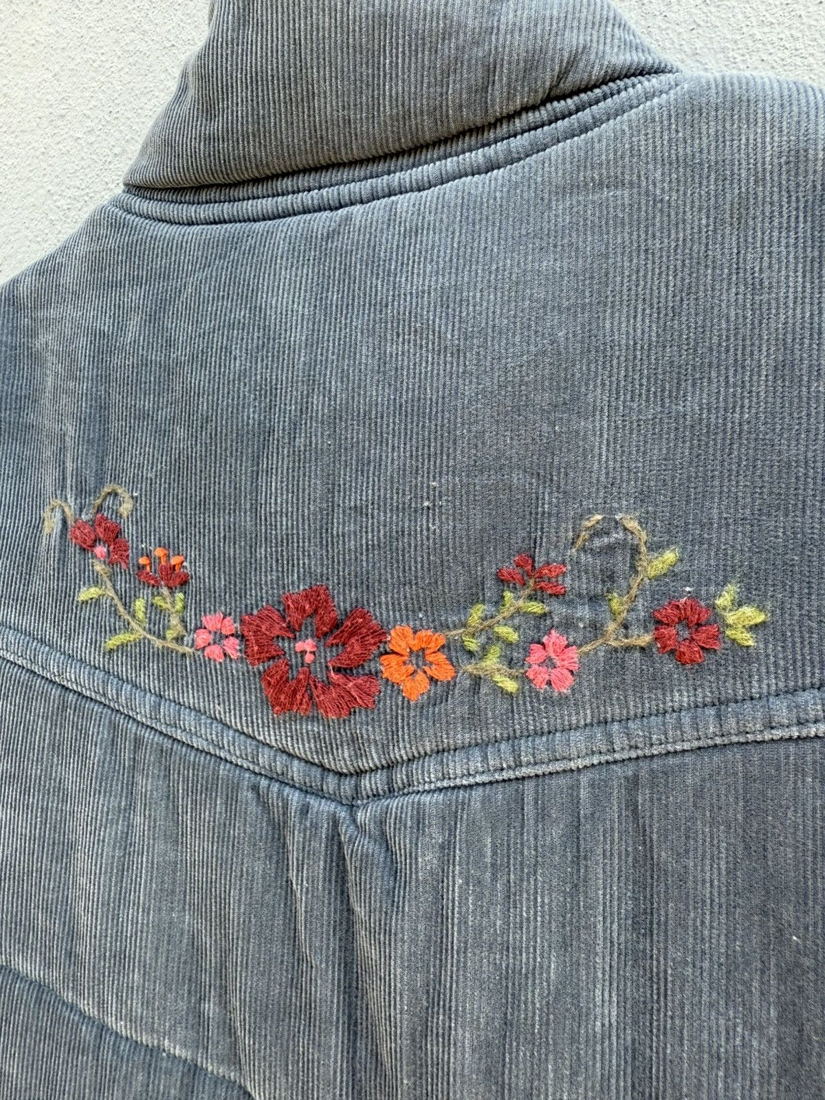 Quiksilver 90’s QUIKSILVER Roxy Embroidery Corduroy Puffer Vest Jacket Size XL / US 12-14 / IT 48-50 - 8 Thumbnail