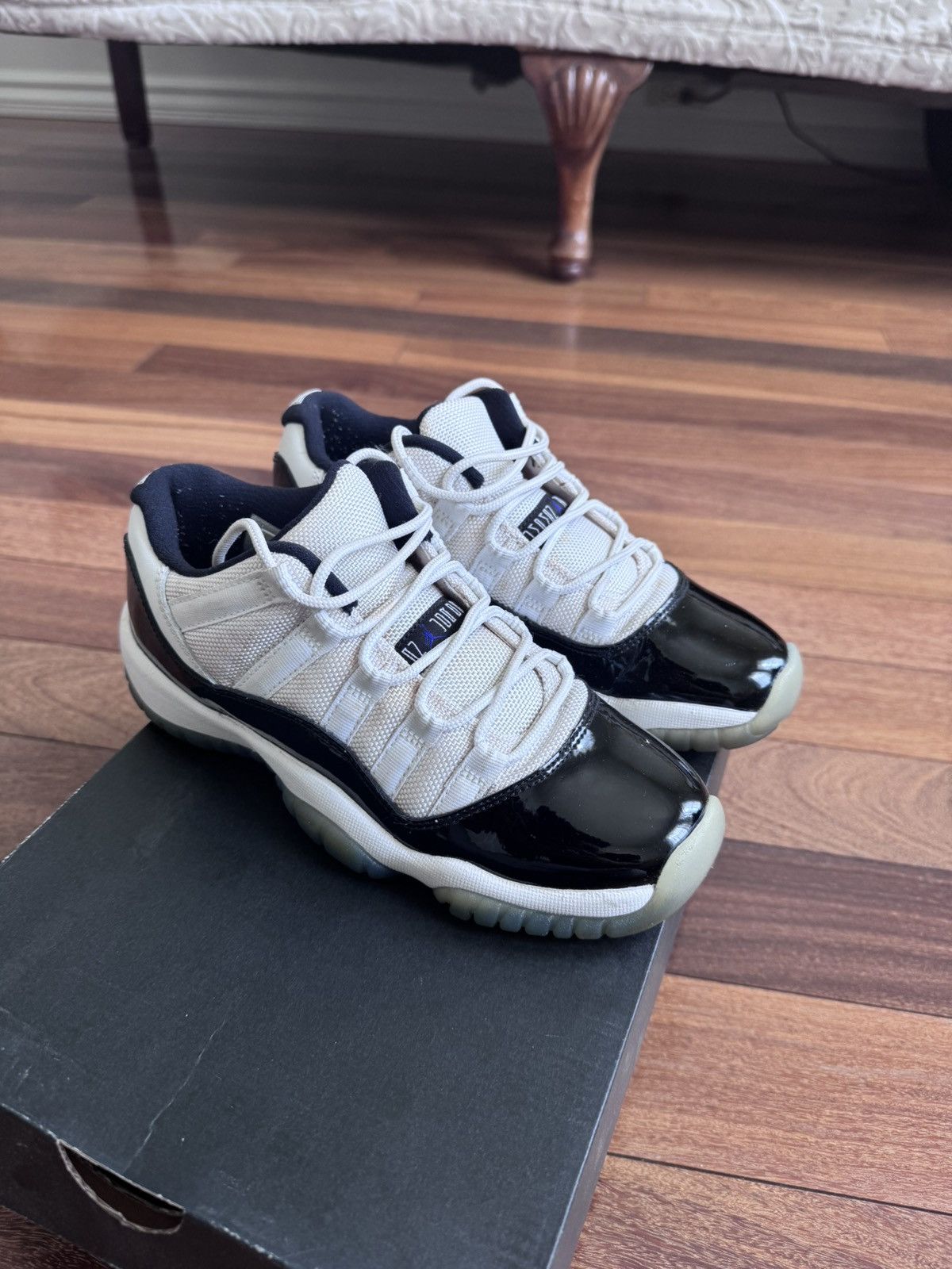 Jordan Brand Jordan 11s lows Size US 4 / IT 34 - 2 Thumbnail