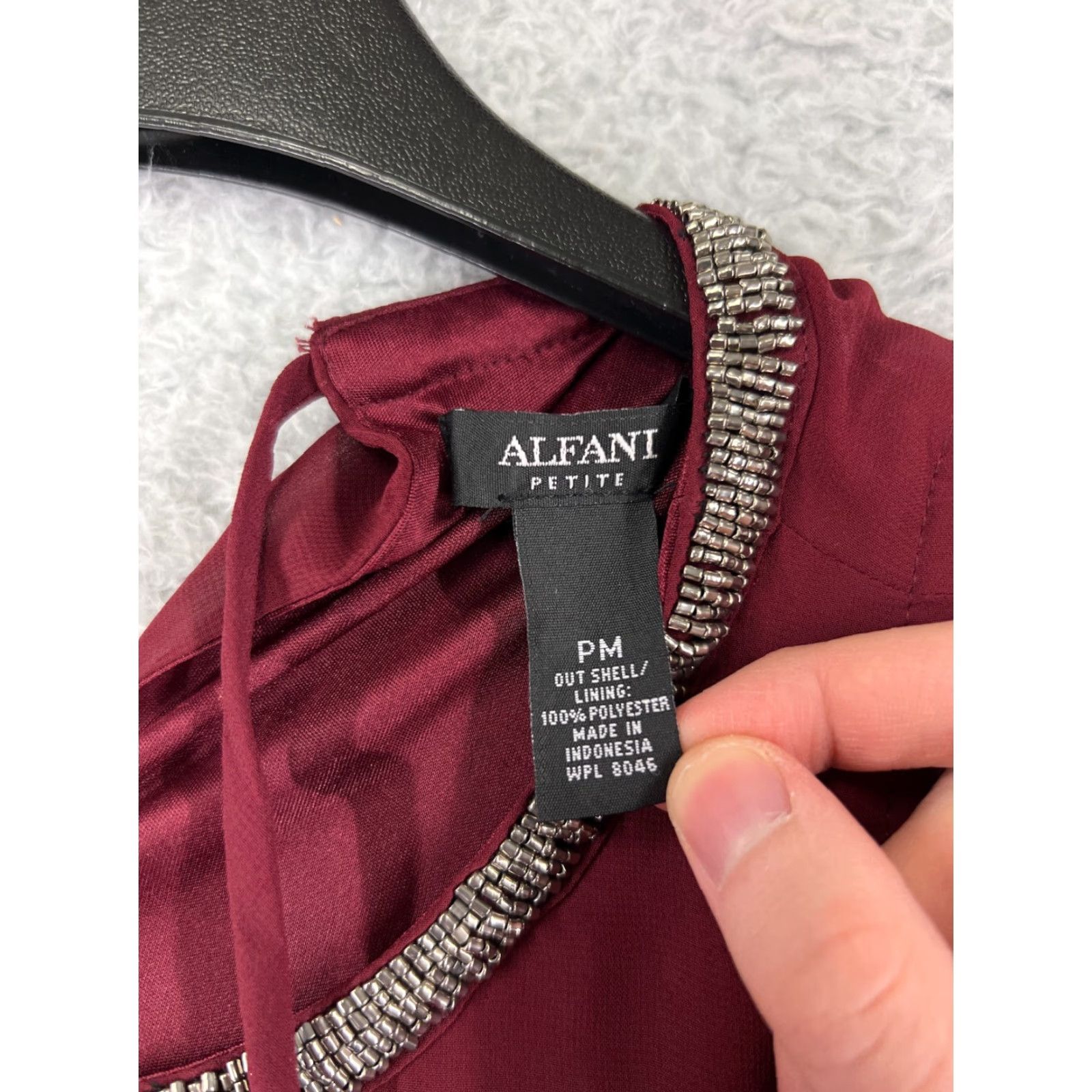 Alfani Alfani Shirt Womens Medium Burgundy Petite Beaded 100% Polyester Sleeveless Shirt Beaded Polyester Alfani Petite Burgundy Sleeveless Womens Medium Size M / US 6-8 / IT 42-44 - 3 Thumbnail