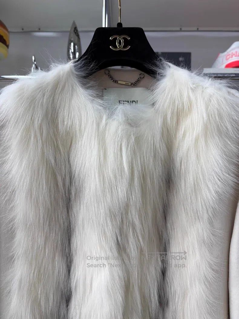 Fendi Fendi Silver fox patch 100% cashmere material jacket Size XS / US 0-2 / IT 36-38 - 2 Thumbnail
