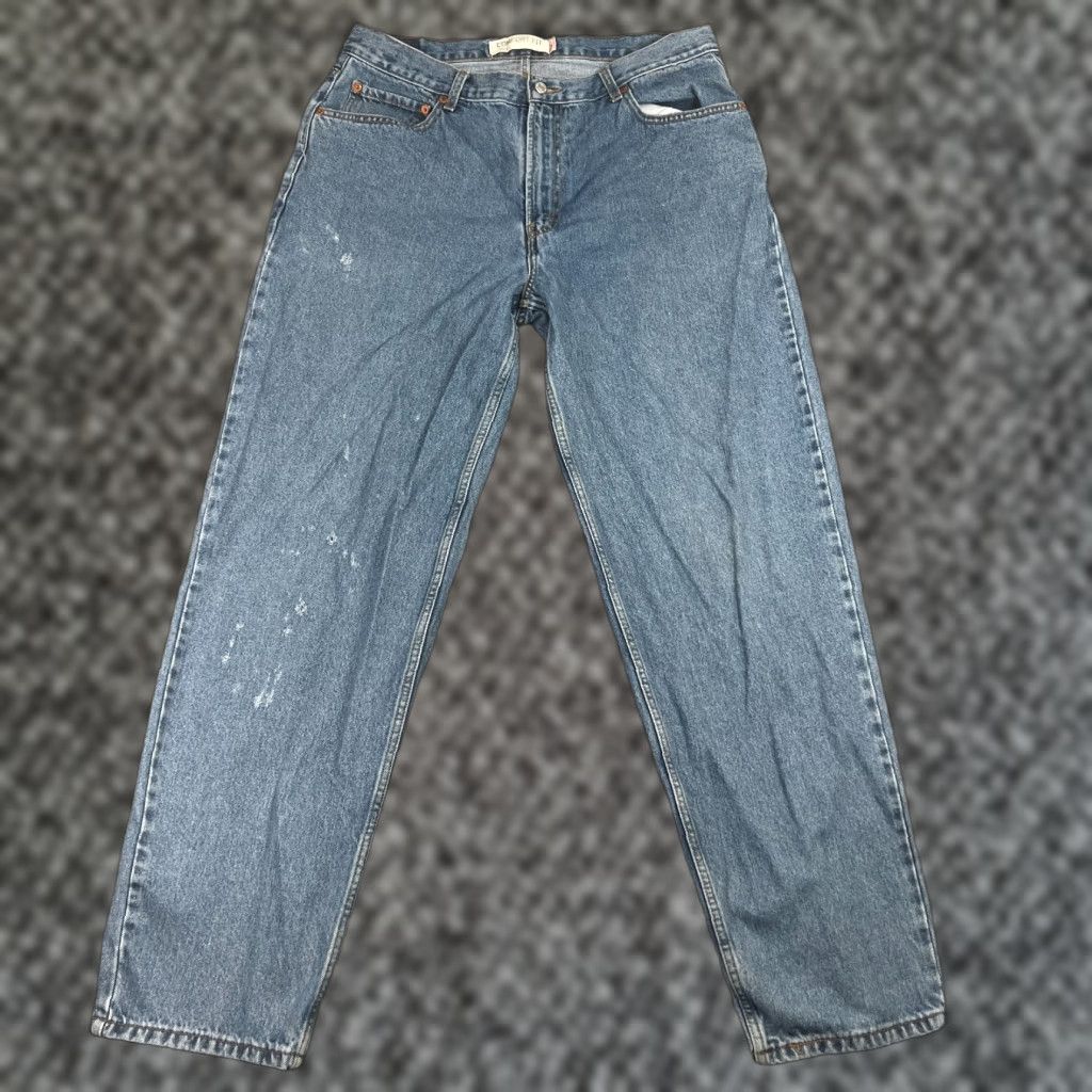 Levi's VINTAGE Levi's 560 Jeans Mens 36x34 Tapered Light Wash Denim 90s Classic Size US 36 / EU 52 - 1 Thumbnail