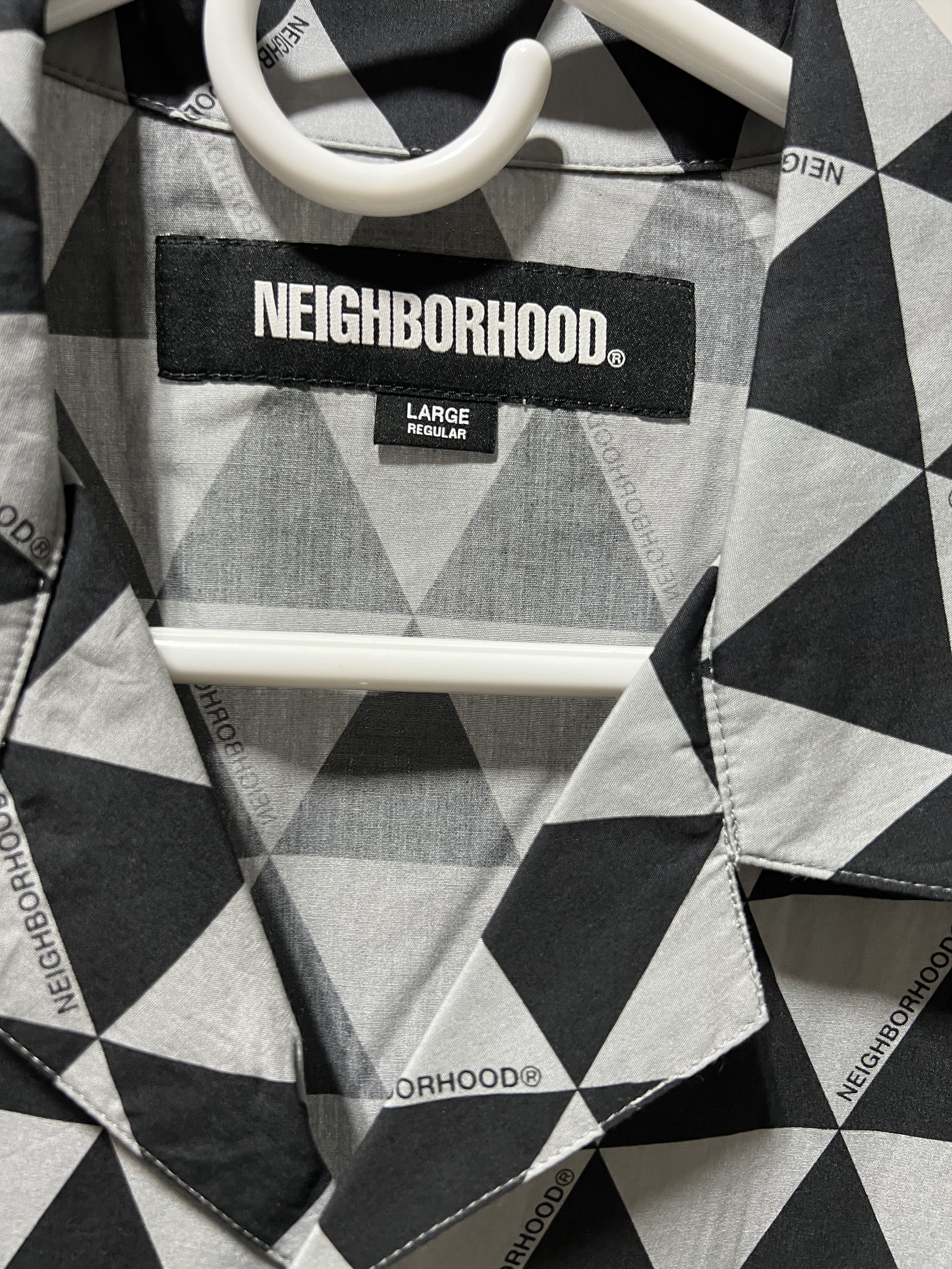 Neighborhood Neighborhood Triangle Pattern Hawaiian Shirt 'Grey' Size US L / EU 52-54 / 3 - 2 Thumbnail