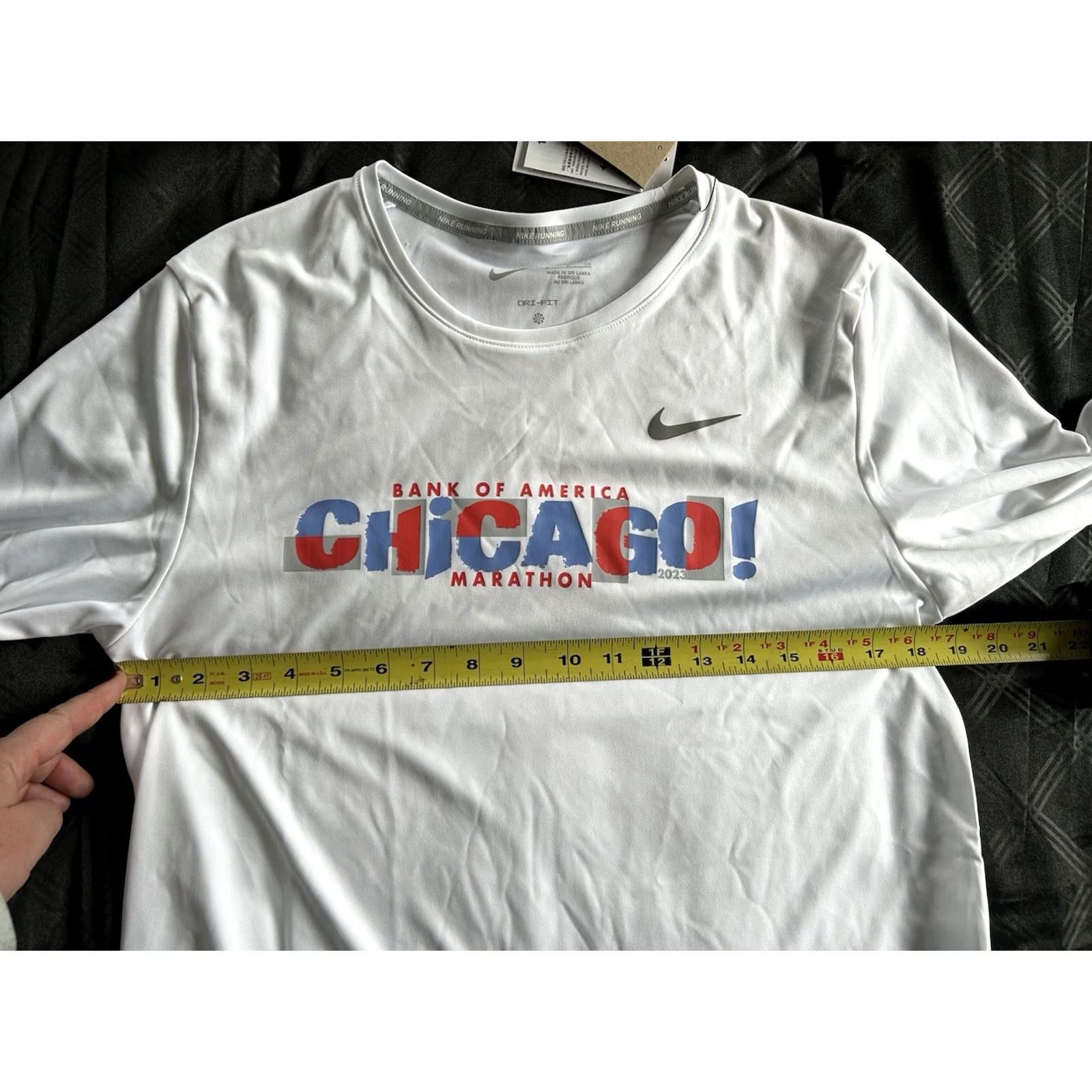 Nike Nike Women's One Dri-FIT Luxe 2023 Chicago Marathon Long Sleeve T-Shirt S White Women's Nike Dri-FIT Running Pullover Size S / US 4 / IT 40 - 7 Thumbnail