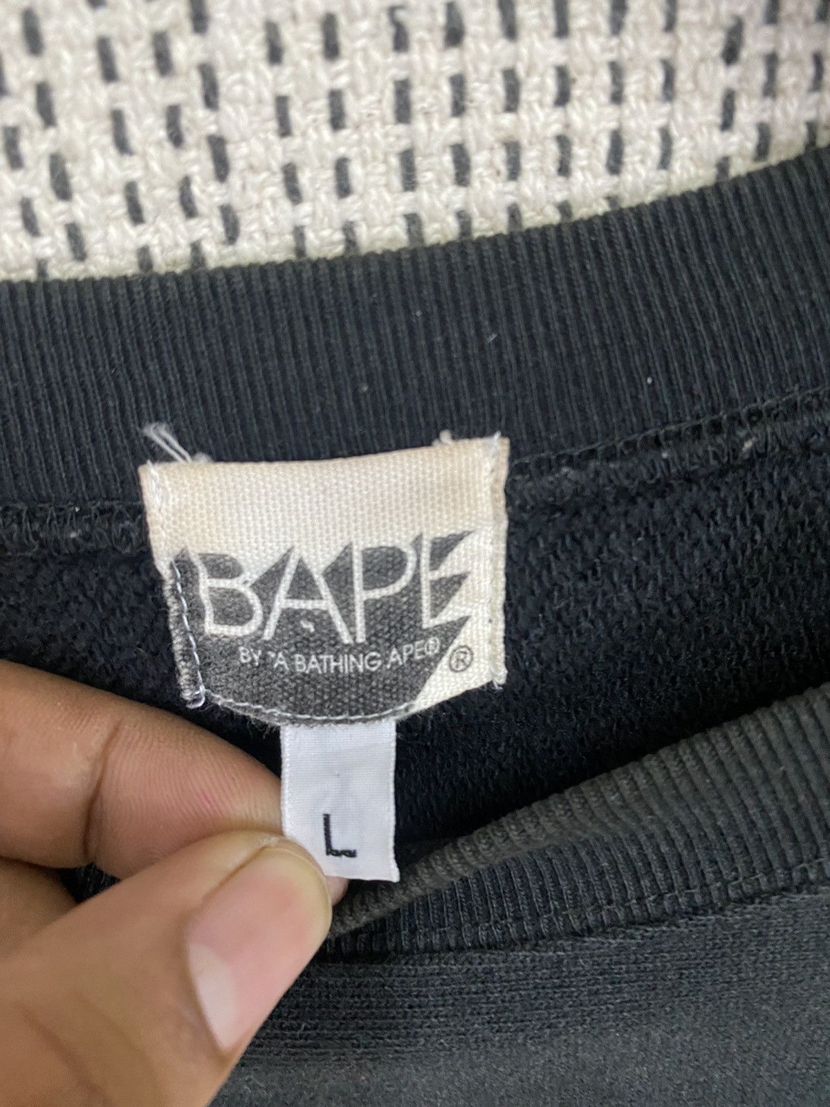 Bape Vintage bape spell out sweatshirt crewneck distressed Size US L / EU 52-54 / 3 - 13 Thumbnail