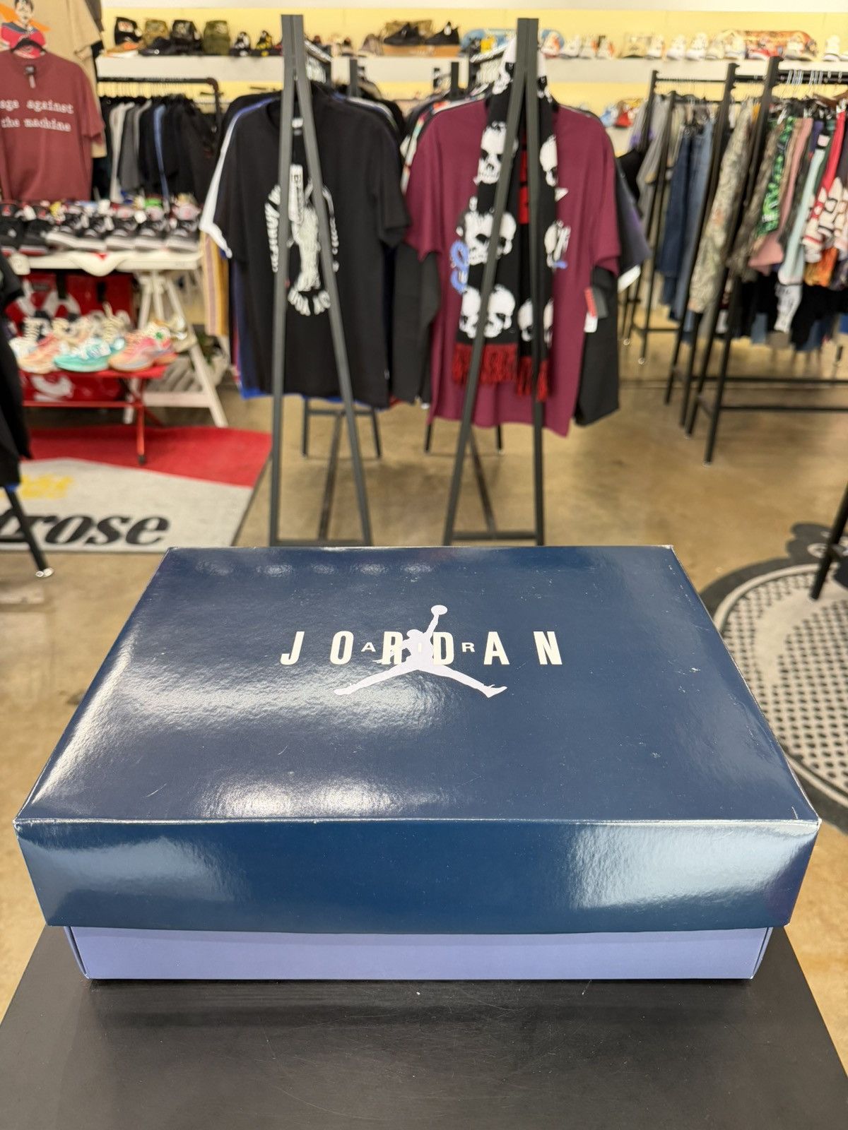 Jordan Brand Air Jordan 11 Low Diffused Blue Size 8 (2024) Size US 8 / EU 41 - 14 Thumbnail