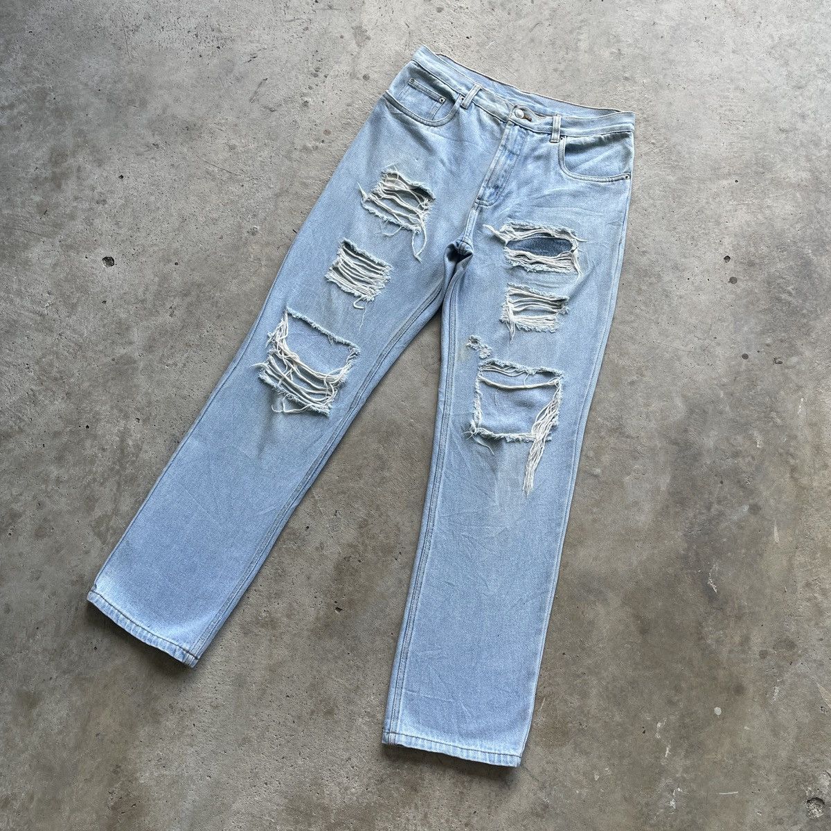 Japanese Brand Vintage Japan Ripped Jeans Faded Distressed Denim Pants W32 Size US 32 / EU 48 - 2 Thumbnail