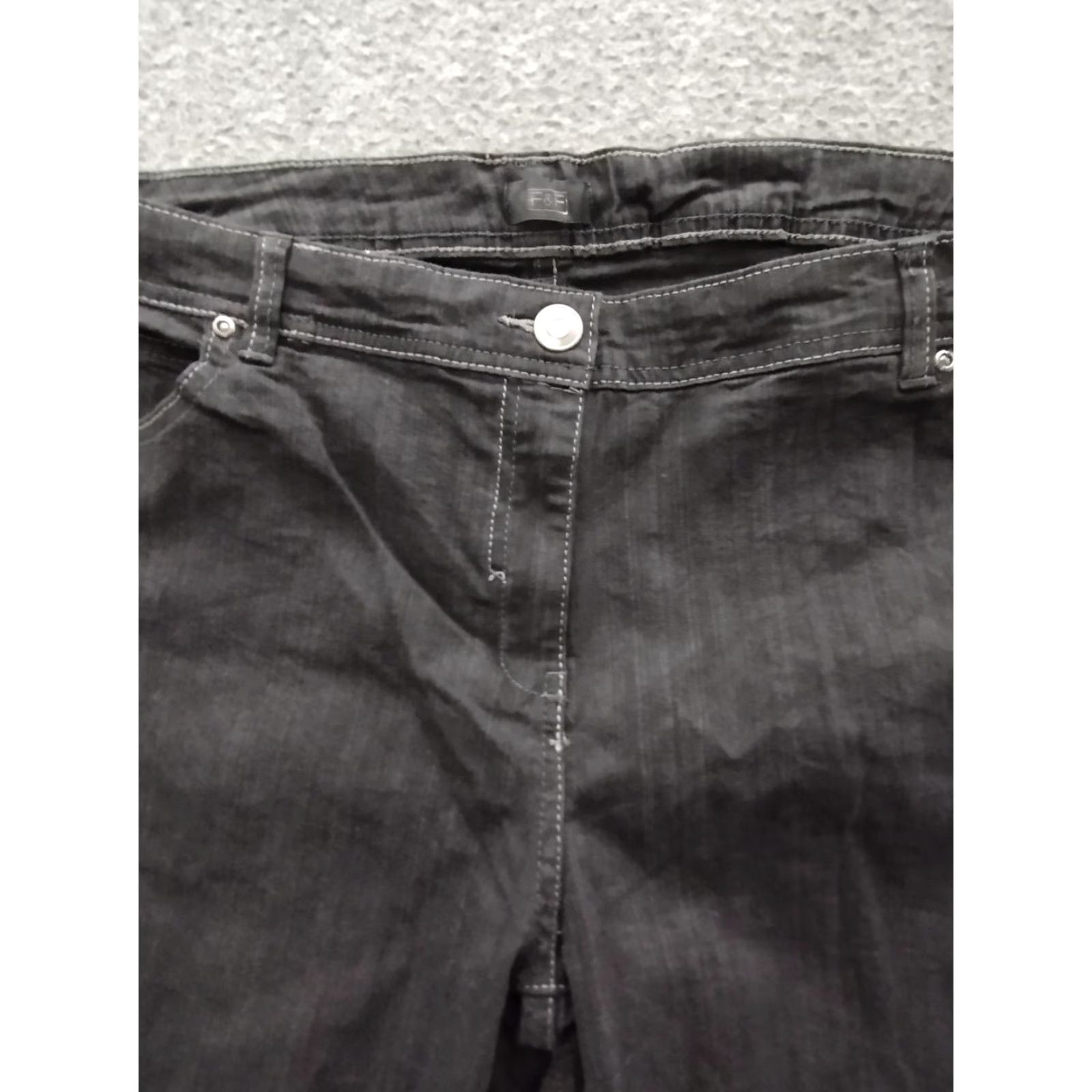 Vintage F&F Jeans Women's 20 Black Dark Wash Mid Rise Skinny Capri Jeans Size 42" / US 20 - 3 Thumbnail