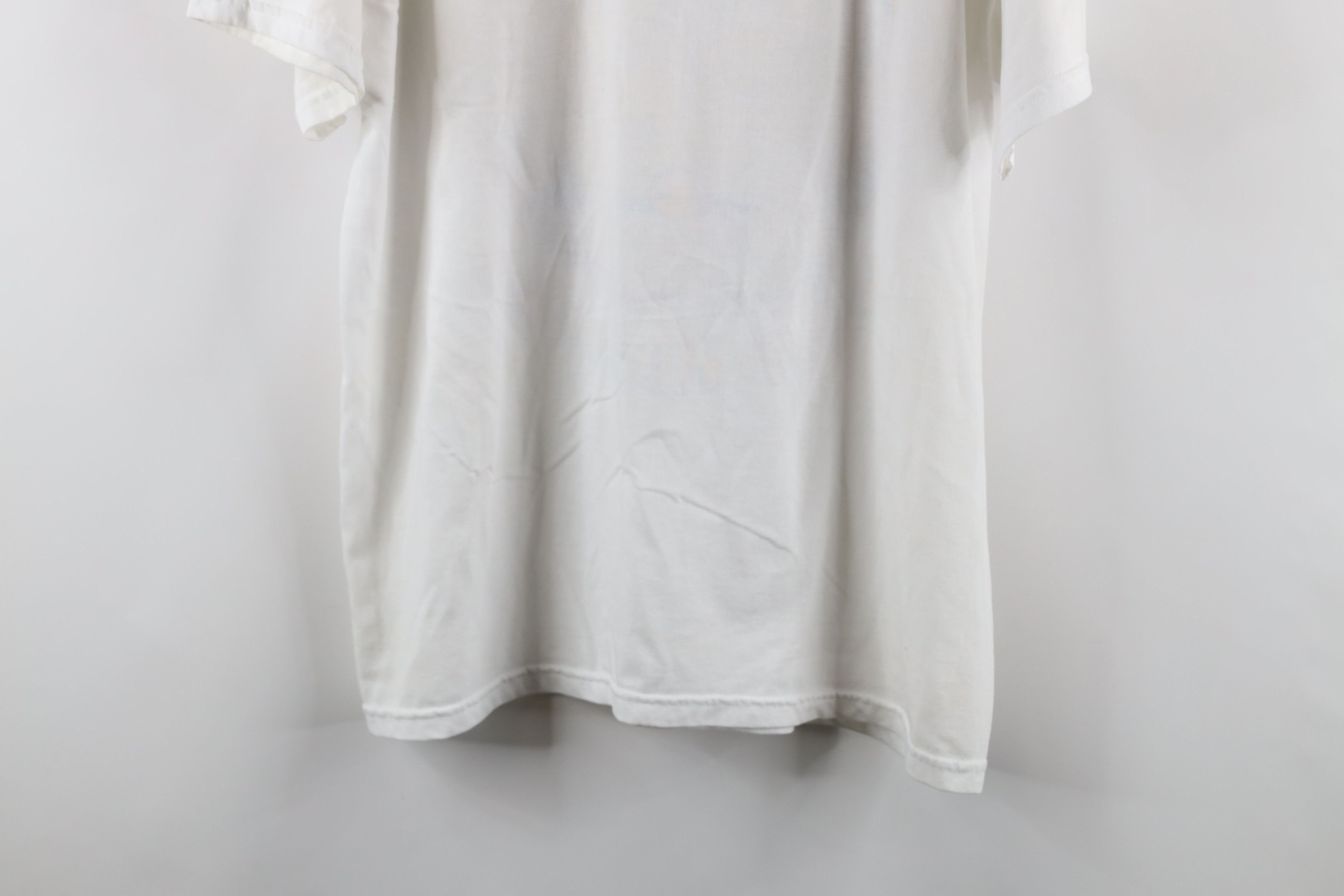 Vintage Vintage 90s Streetwear Beach Survivor Naked T-Shirt White Size US L / EU 52-54 / 3 - 8 Thumbnail
