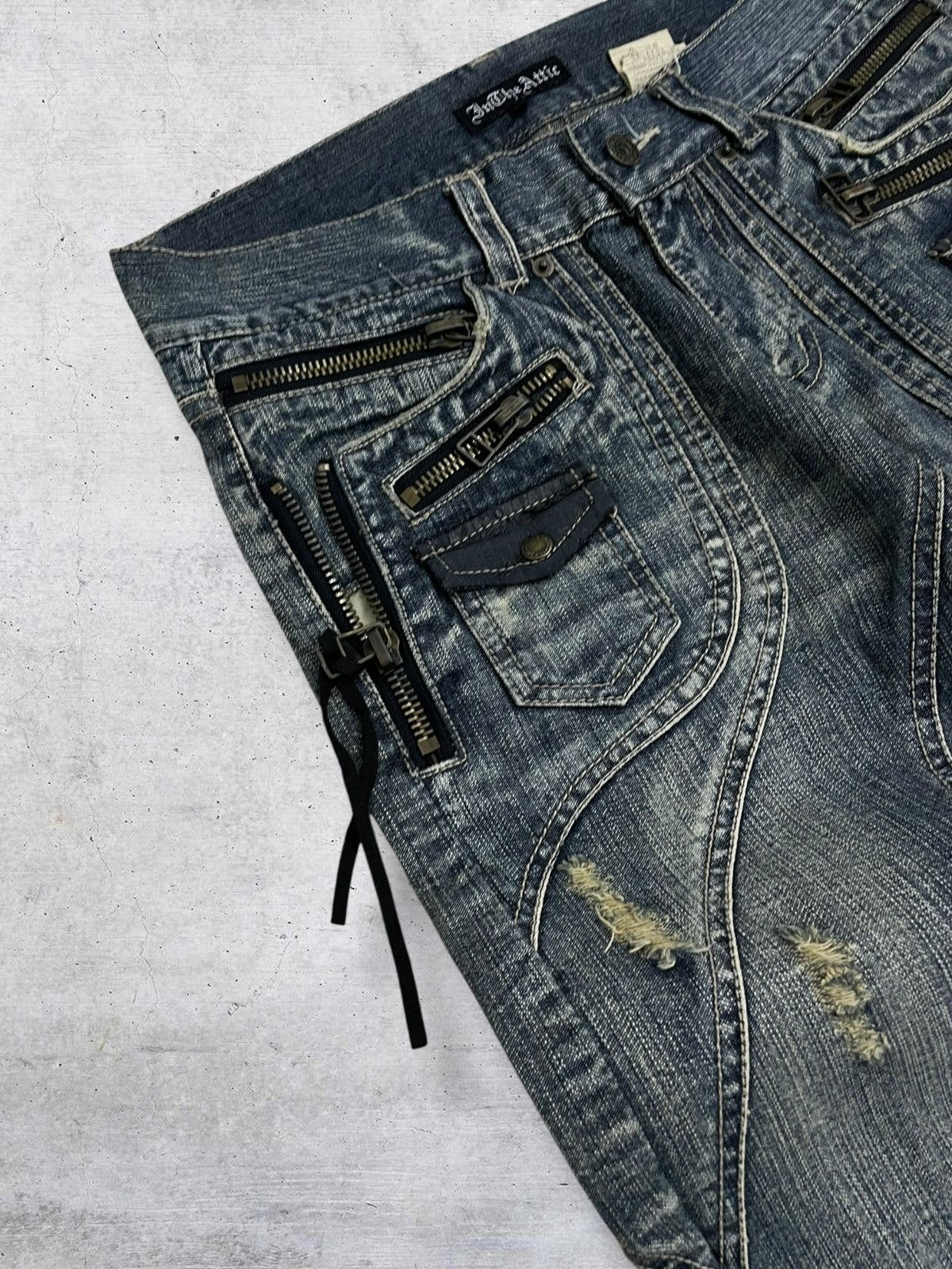 In The Attic IN THE ATTIC DISTRESSED DENIM WITH MULTIZIP POCKET DETAILING Size US 30 / EU 46 - 6 Thumbnail