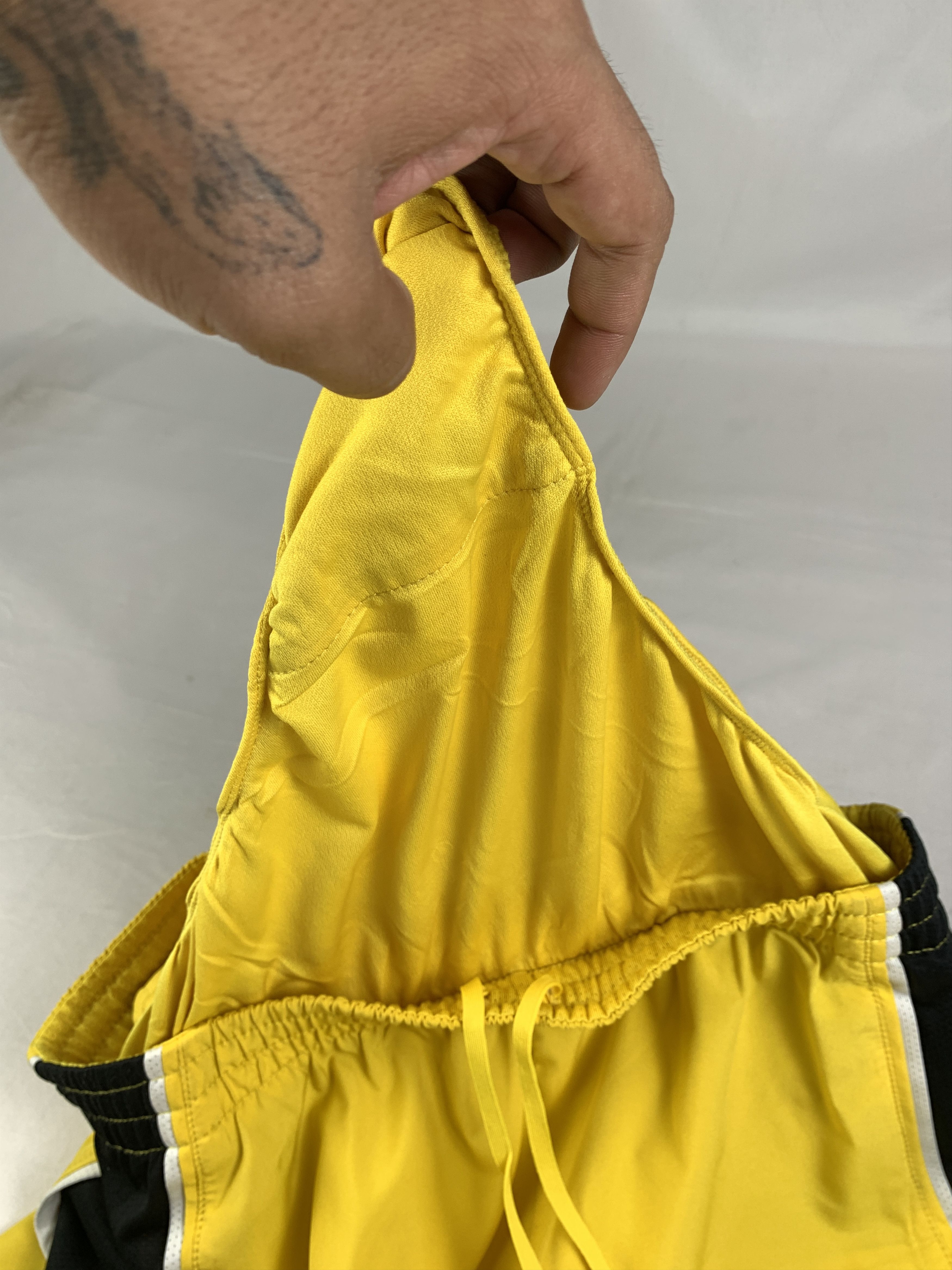 Nike Nike LIVESTRONG Lance Amstrong Yellow Running Shorts (S) Size US 30 / EU 46 - 7 Thumbnail