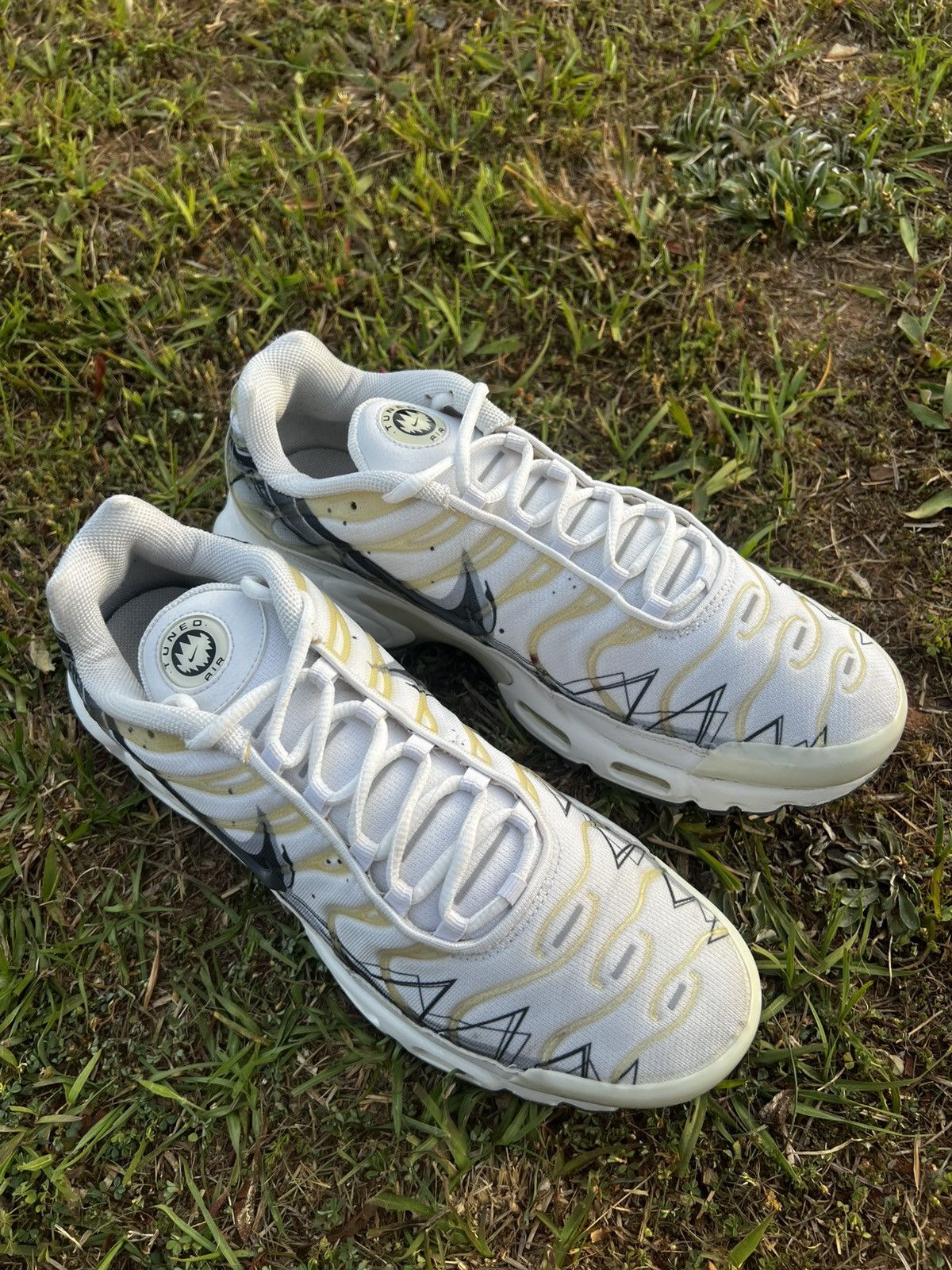 Nike CLEAN Nike Air Max Plus size 12 Mens La Requin White shoes Size US 12 / EU 45 - 6 Thumbnail
