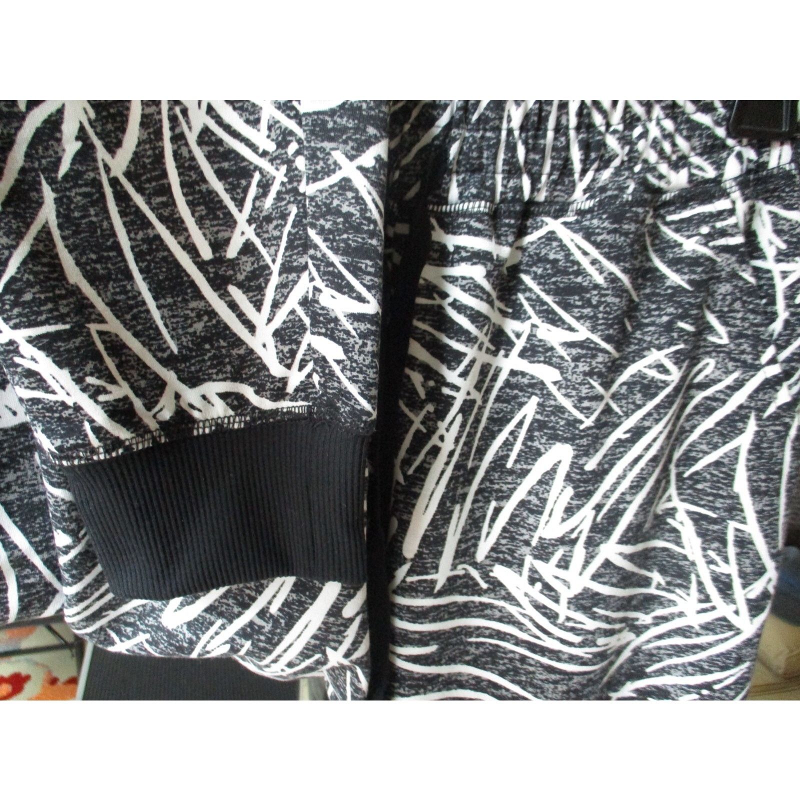 Other LuLaRoe Jax Small NWOT Black Gray White Joggers Sweatpants Size 28" / US 6 / IT 42 - 3 Thumbnail