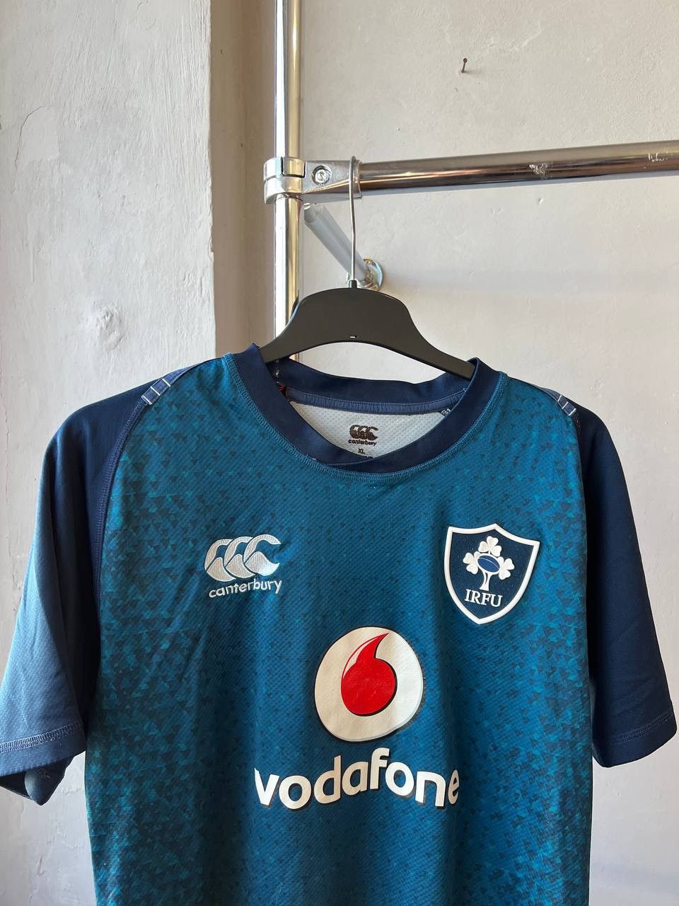 Canterbury of New Zealand 2018/19 IRELAND IRFU AWAY RUGBY UNION SHIRT JERSEY SIZE XL Size US XL / EU 56 / 4 - 3 Thumbnail