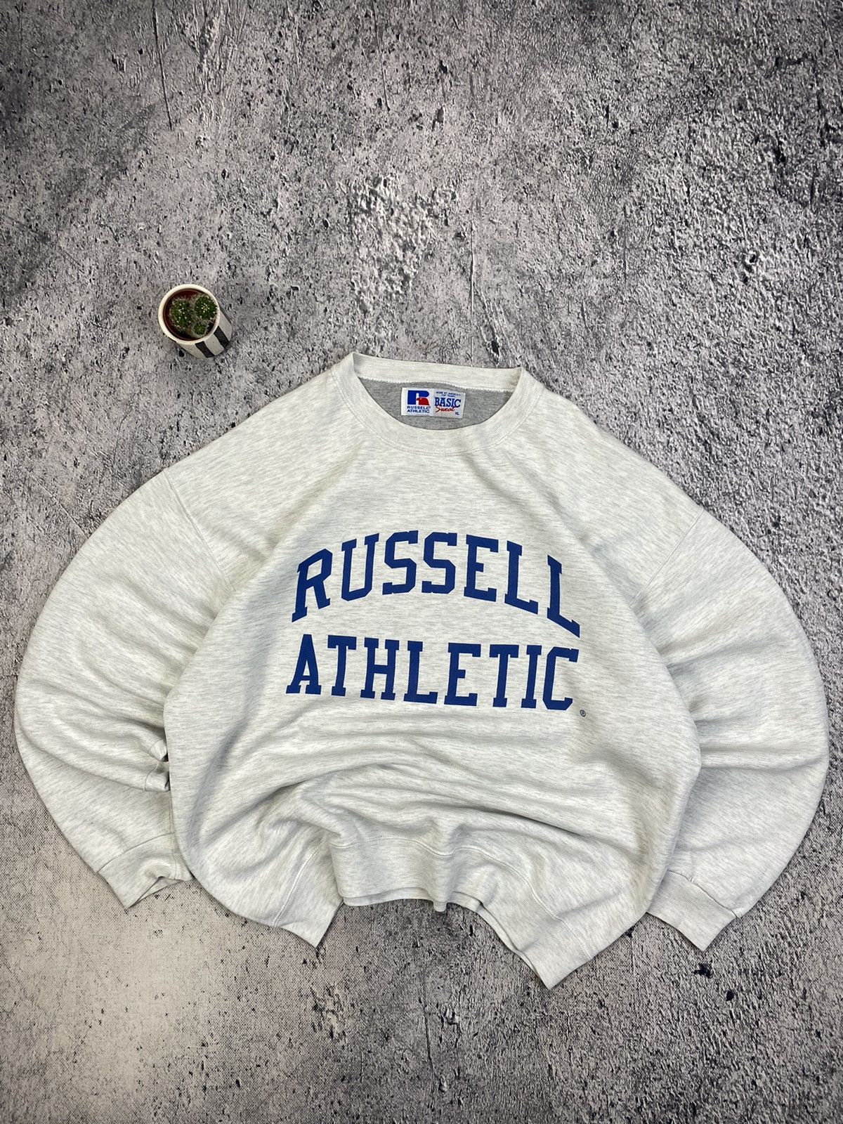 Russell Athletic × Vintage Vintage Sweatshirt Russell Tahletic USA boxy Size US XL / EU 56 / 4 - 1 Thumbnail