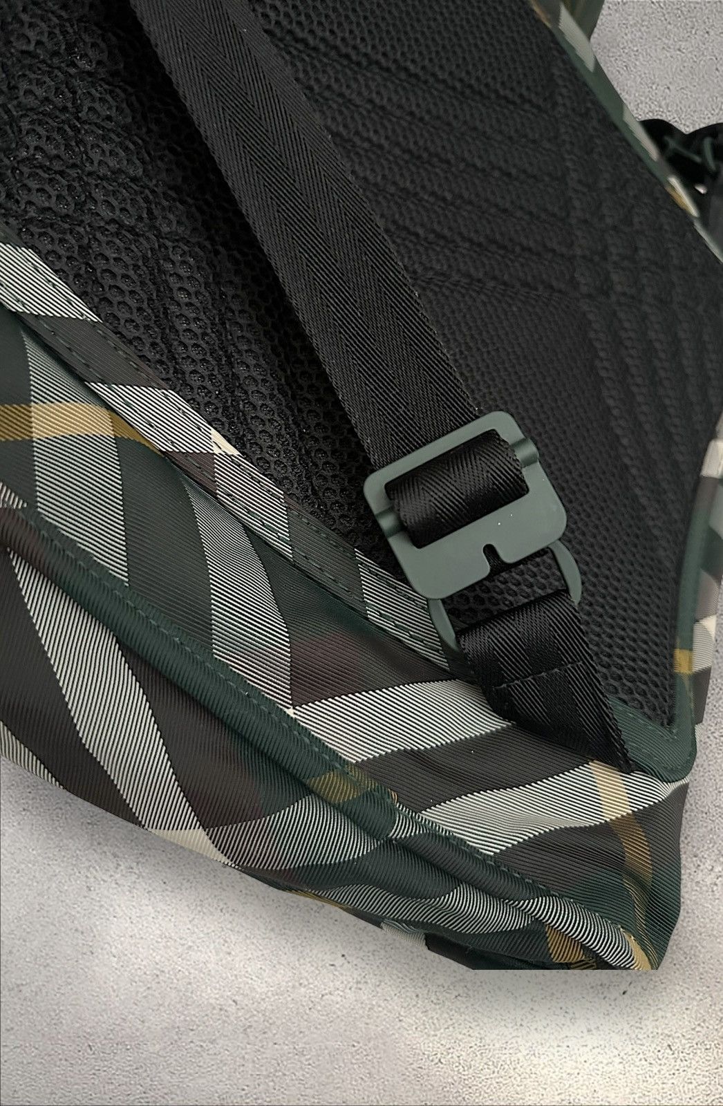 Burberry Burberry Plaid Backpack Size ONE SIZE - 15 Thumbnail
