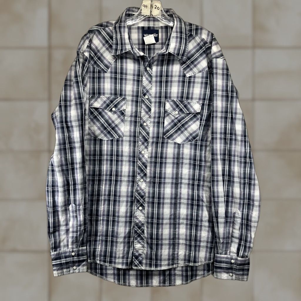 Wrangler VINTAGE Wrangler Western Shirt XL Light Purple Plaid Pearl Snap Cowboy Rodeo Mens EUC Shirt Size US XL / EU 56 / 4 - 1 Thumbnail