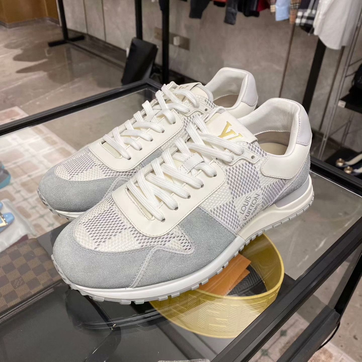 Louis Vuitton Louis Vuitton Casual Lowtop Sneakers 7.5 Men Size US 7.5 / EU 40-41 - 1 Thumbnail