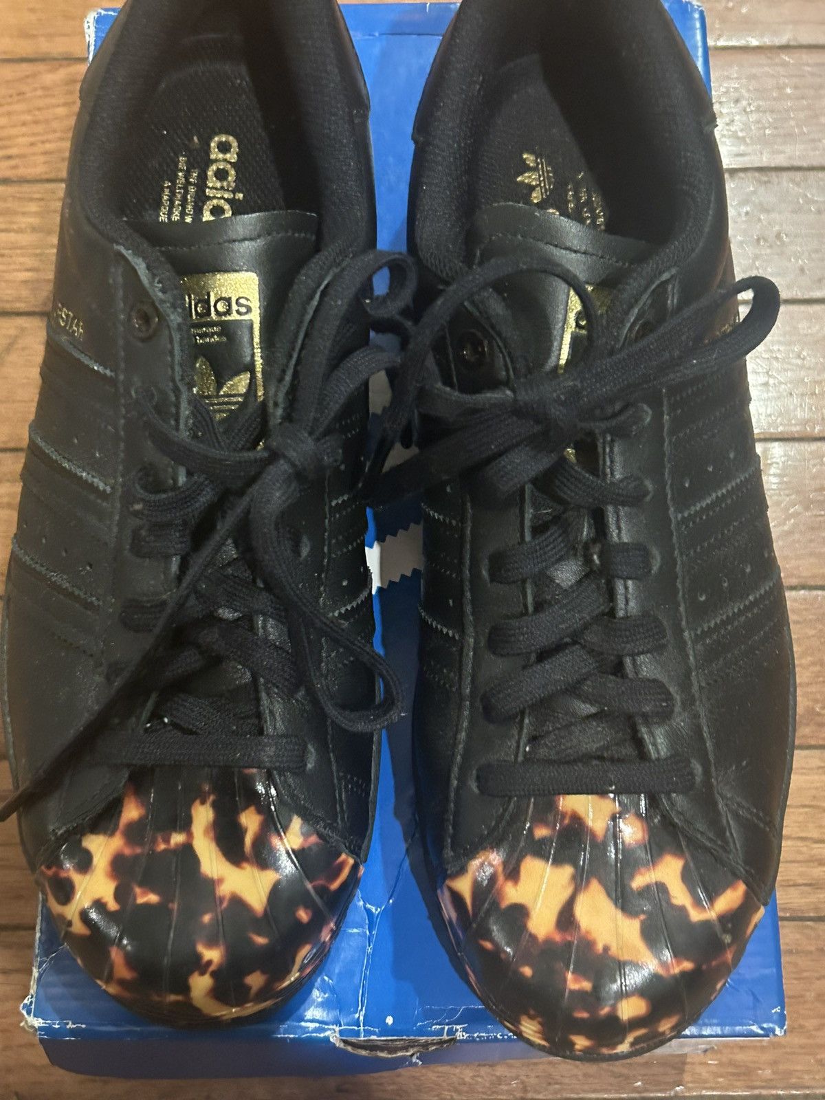 ADIDAS SUPERSTAR LOW LEATHER SNEAKER